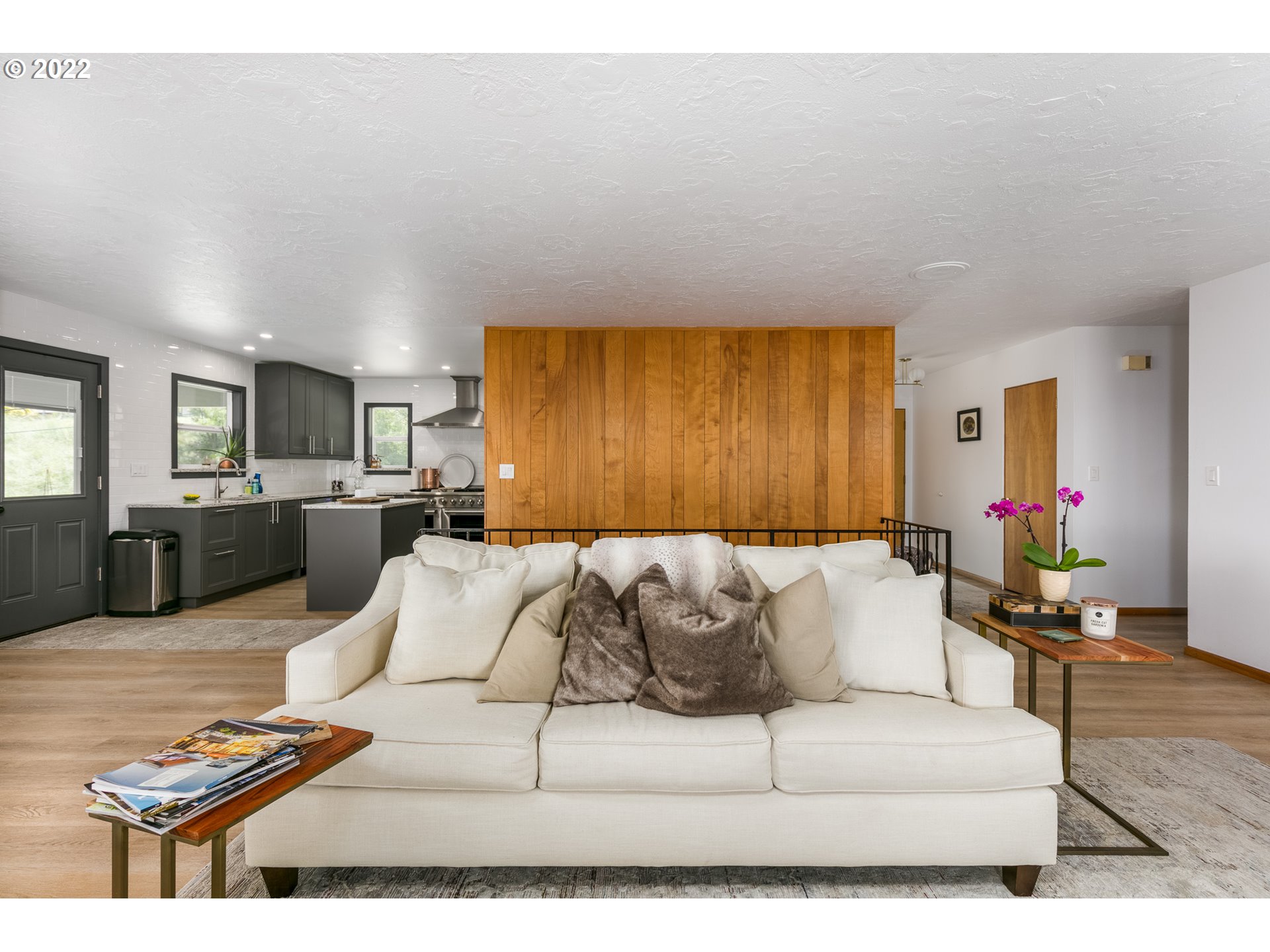 2115 W 13TH
