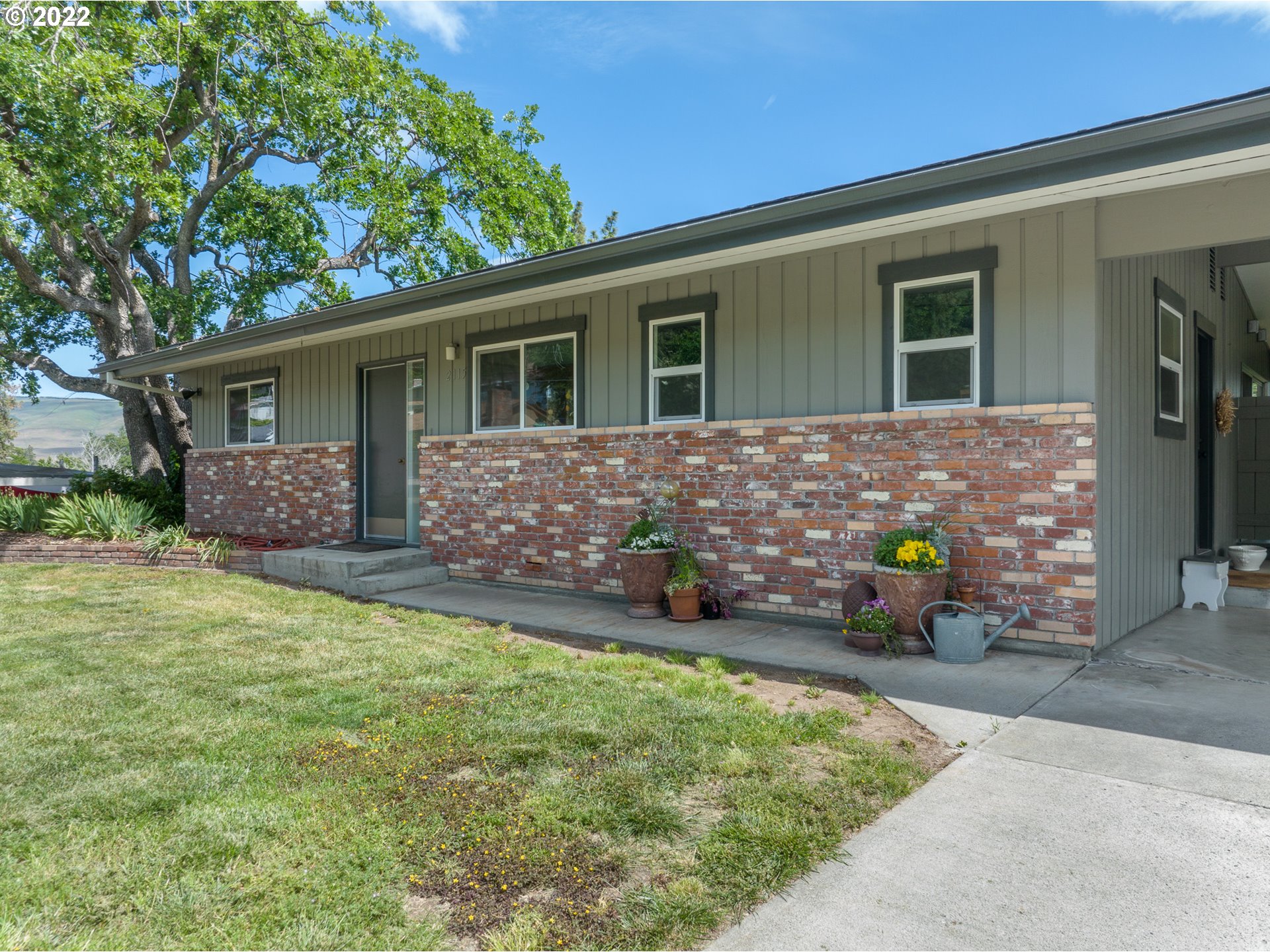 2115 W 13TH