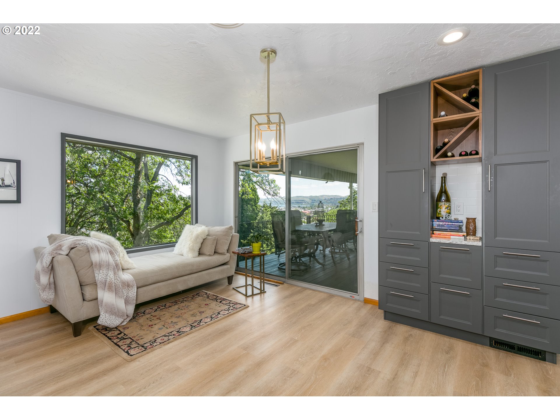 2115 W 13TH