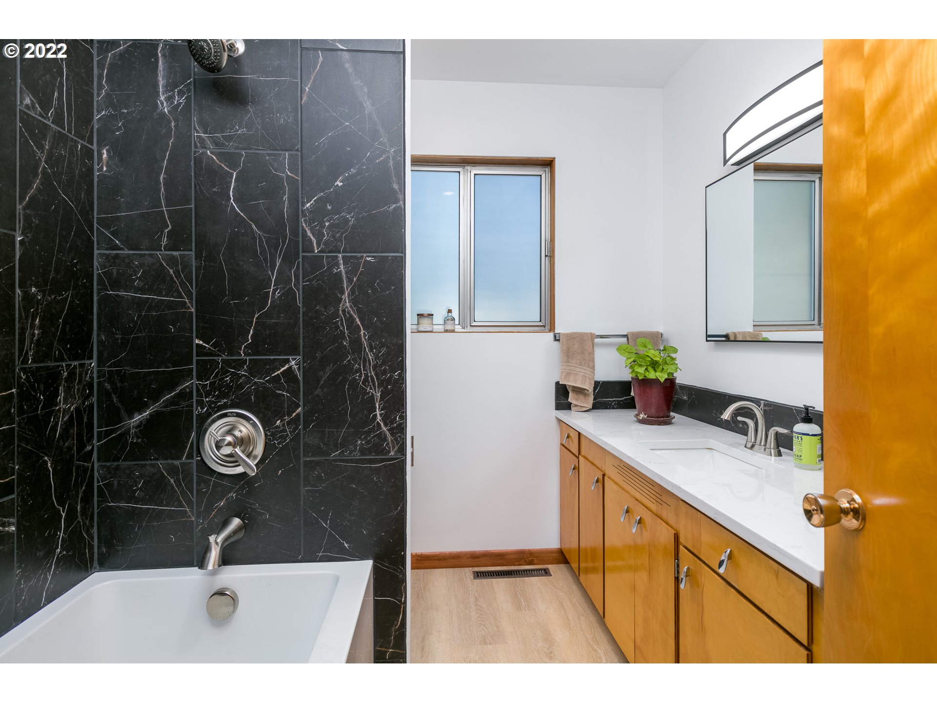 2115 W 13TH