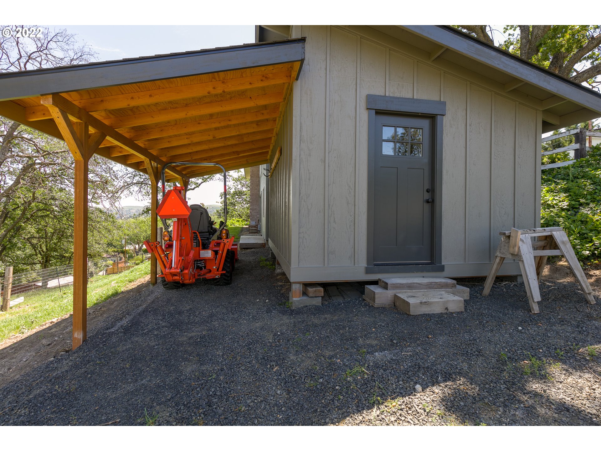 2115 W 13TH