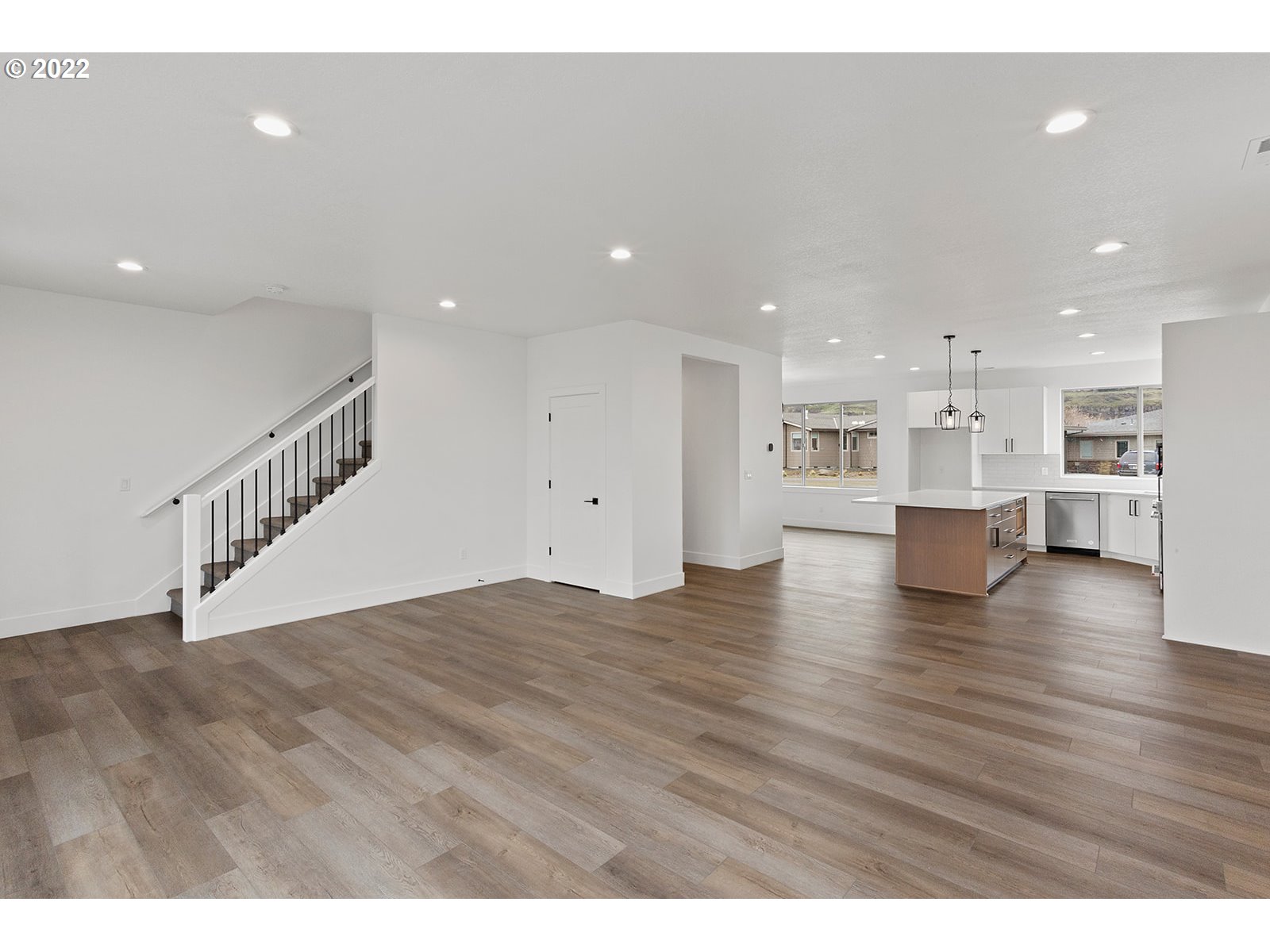 132 Southshore LN
