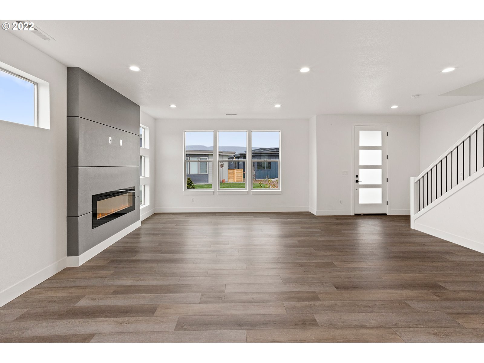 132 Southshore LN