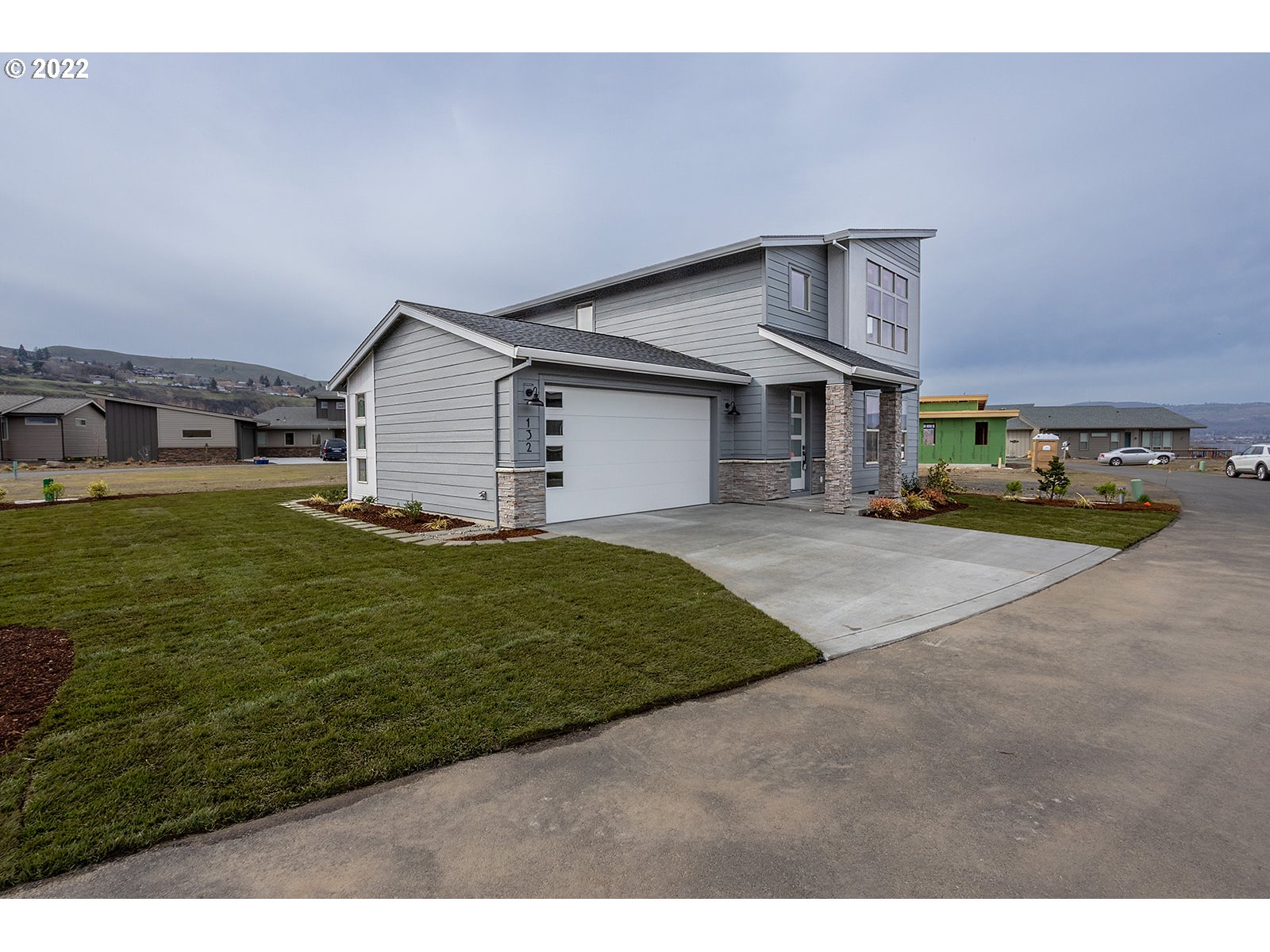 132 Southshore LN