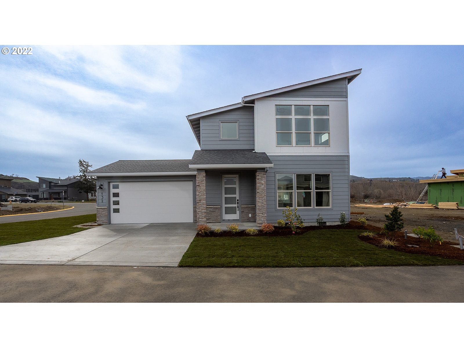 132 Southshore LN