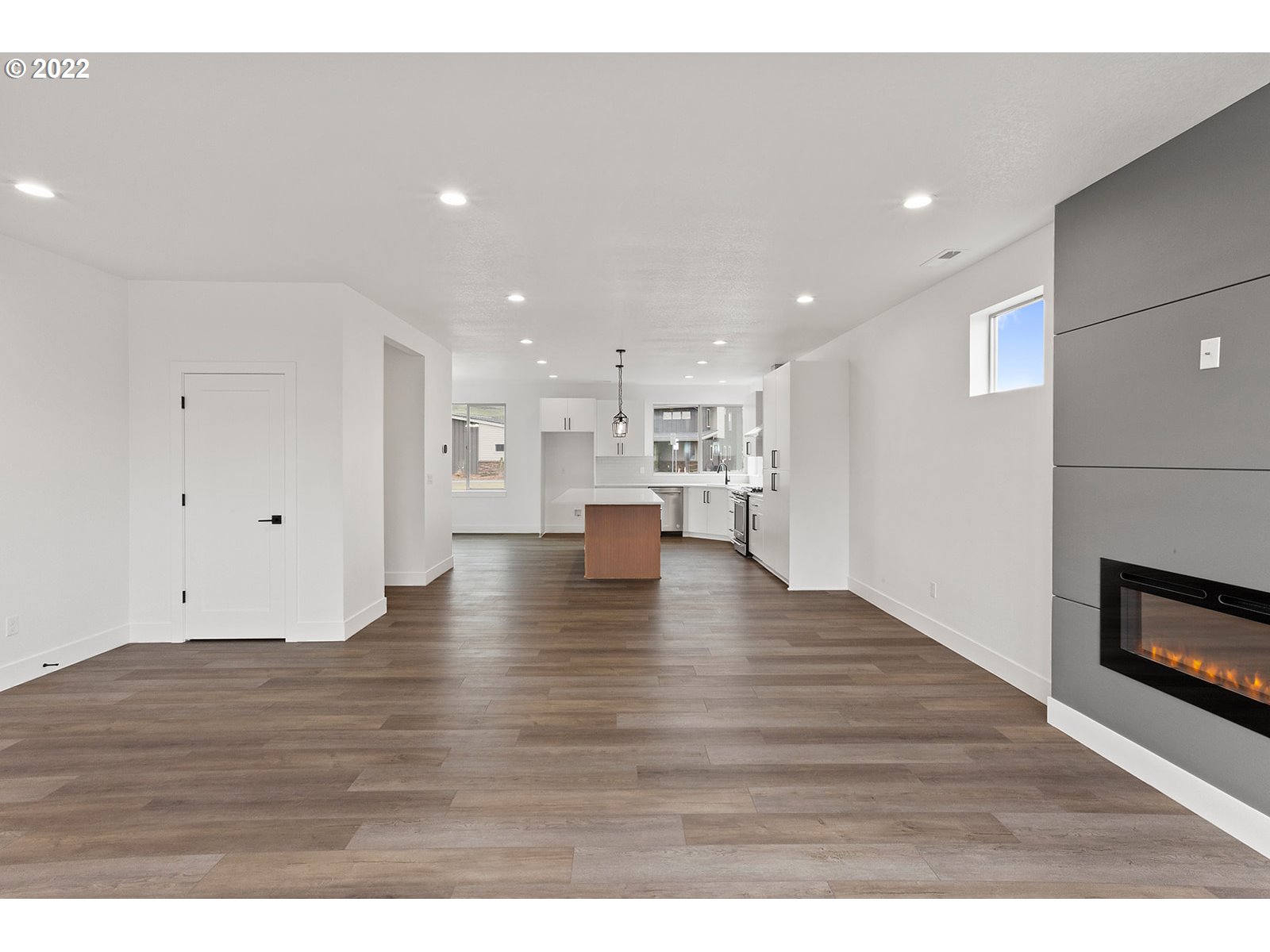 132 Southshore LN