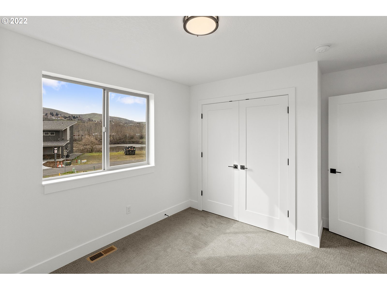 132 Southshore LN