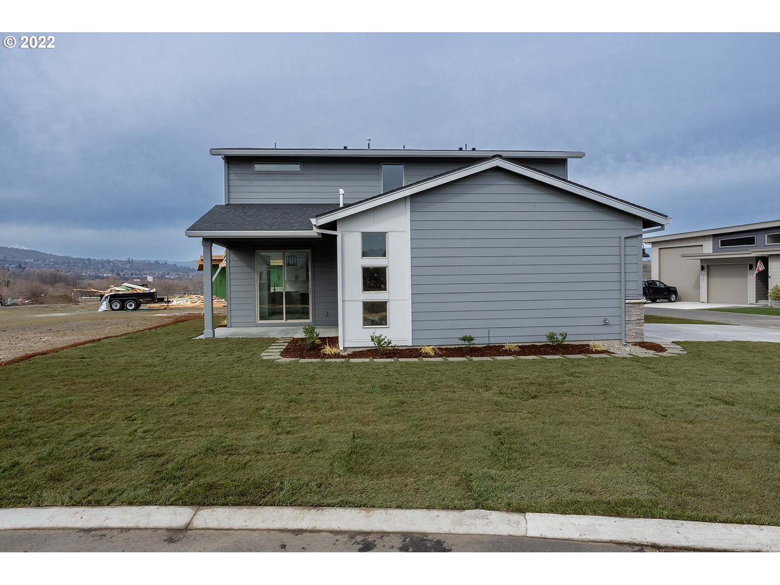 132 Southshore LN