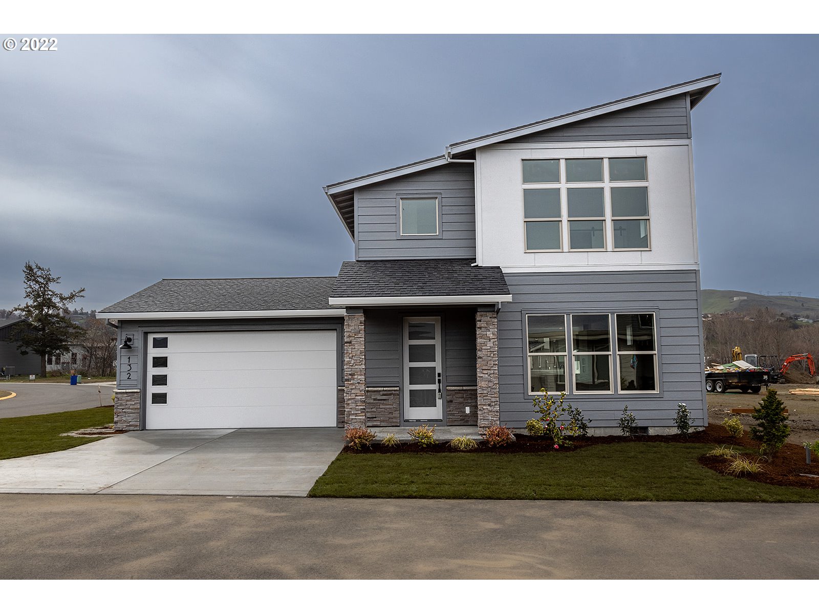 132 Southshore LN