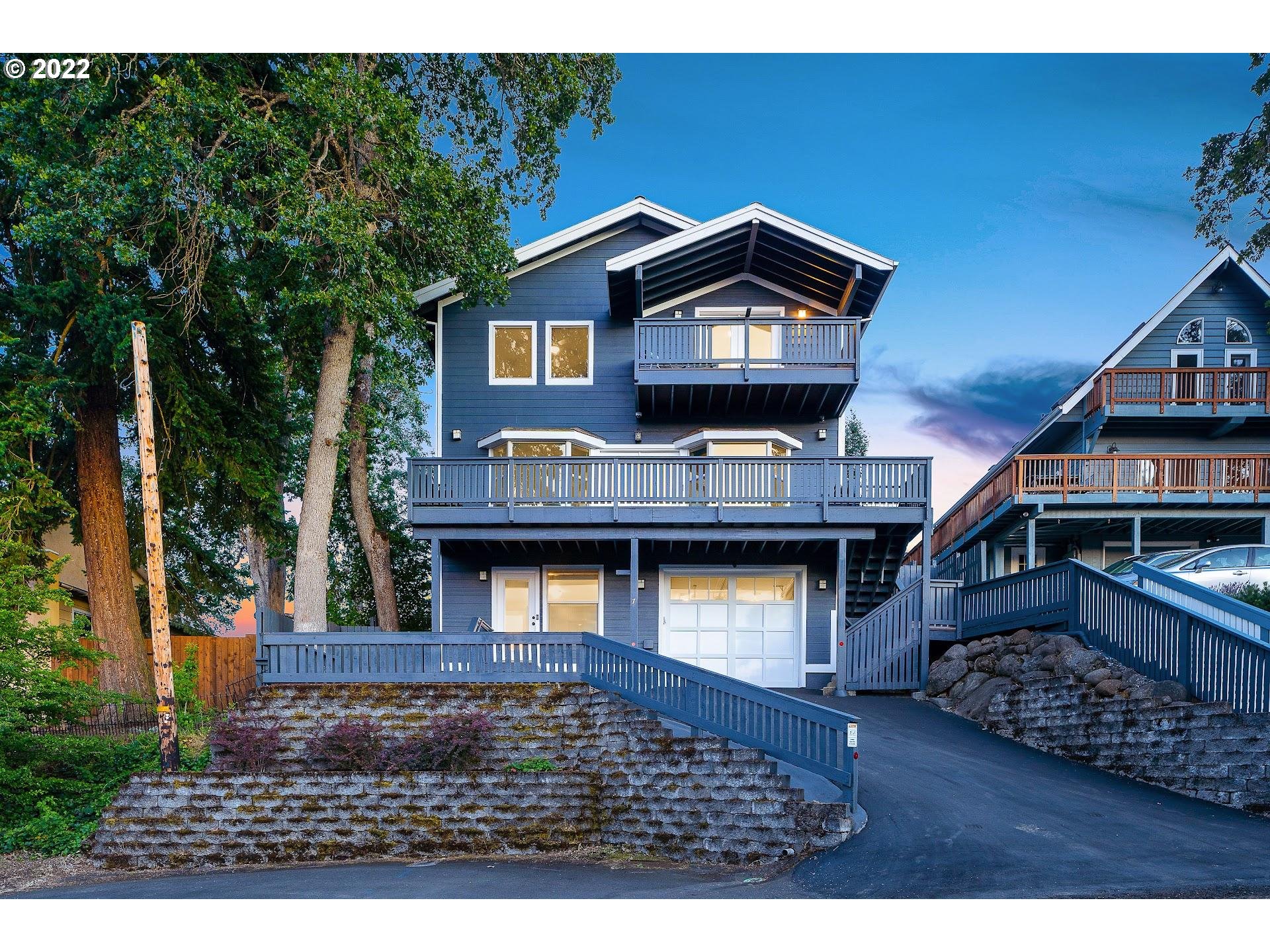 7 MONTELLO AVE