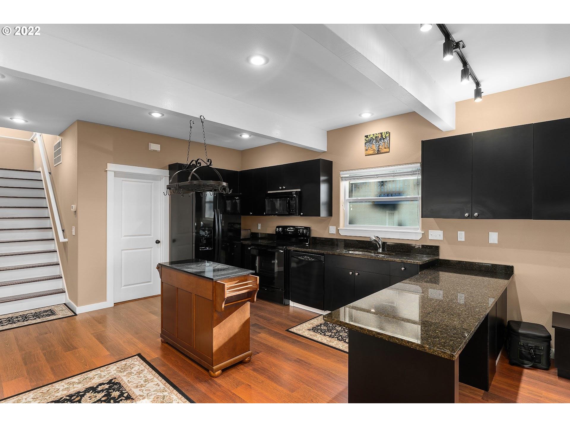 7 MONTELLO AVE
