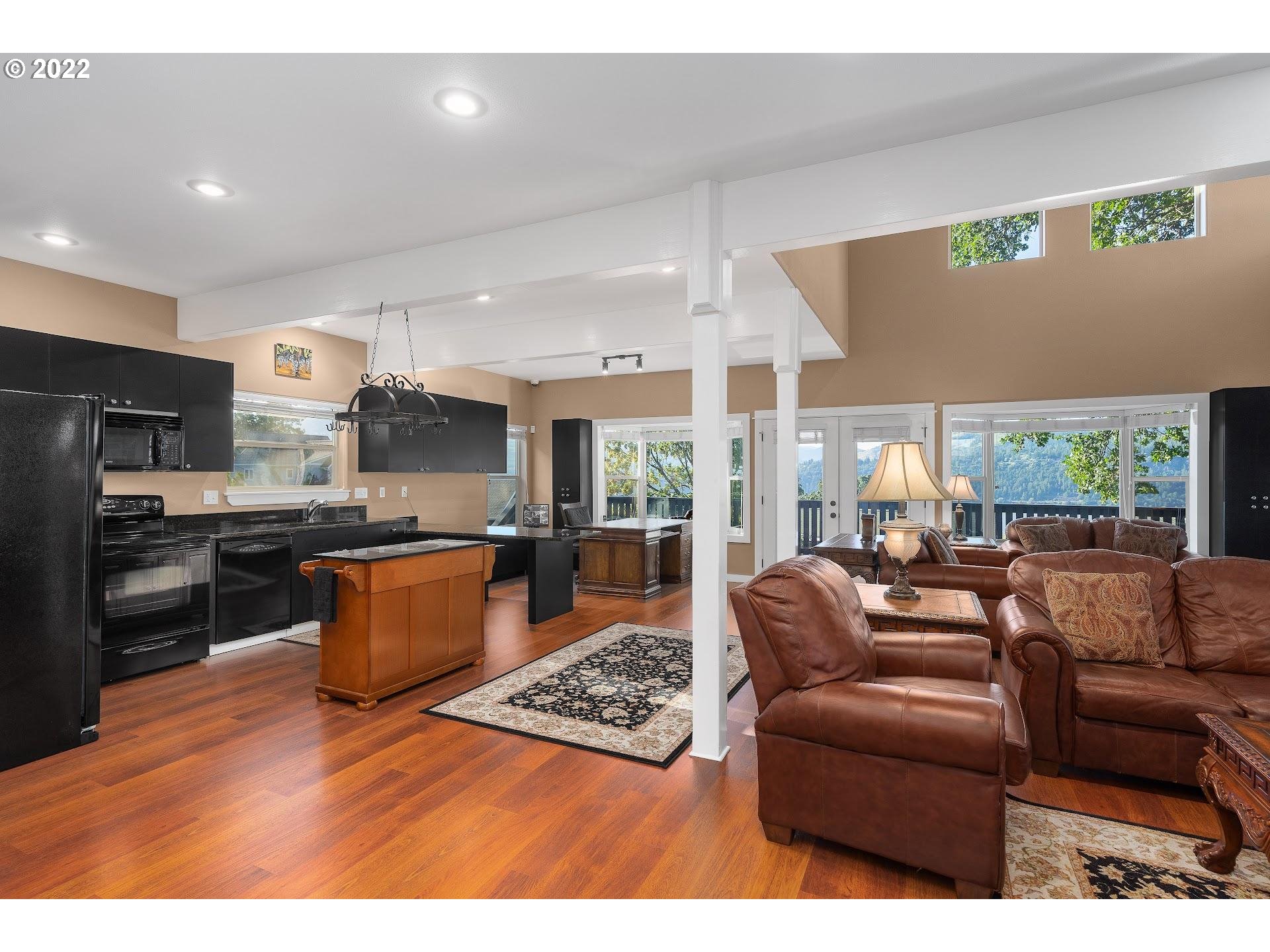 7 MONTELLO AVE