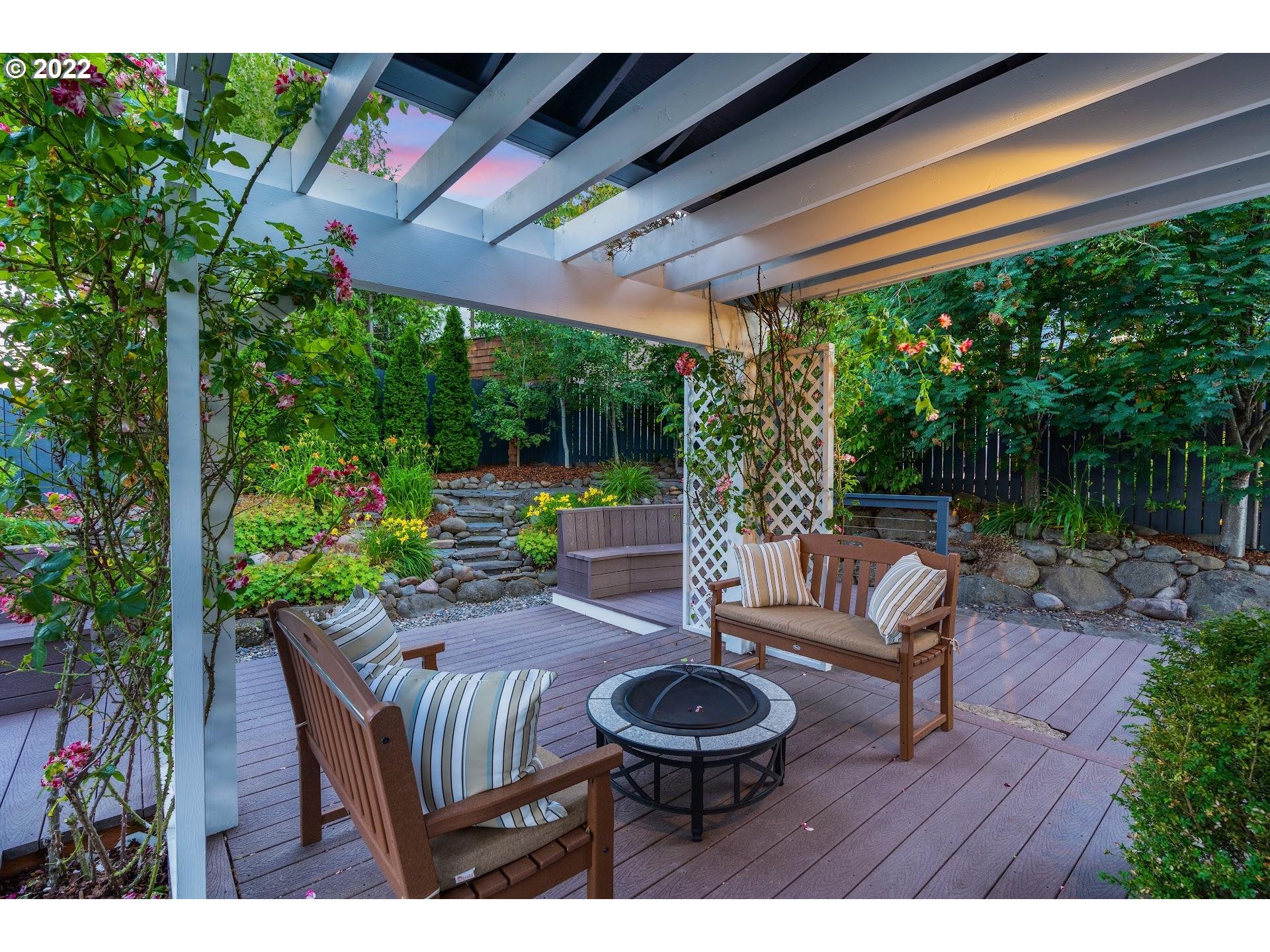 7 MONTELLO AVE