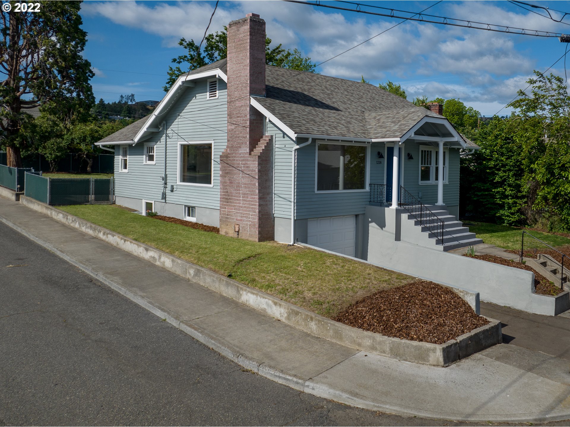1218 E 11TH