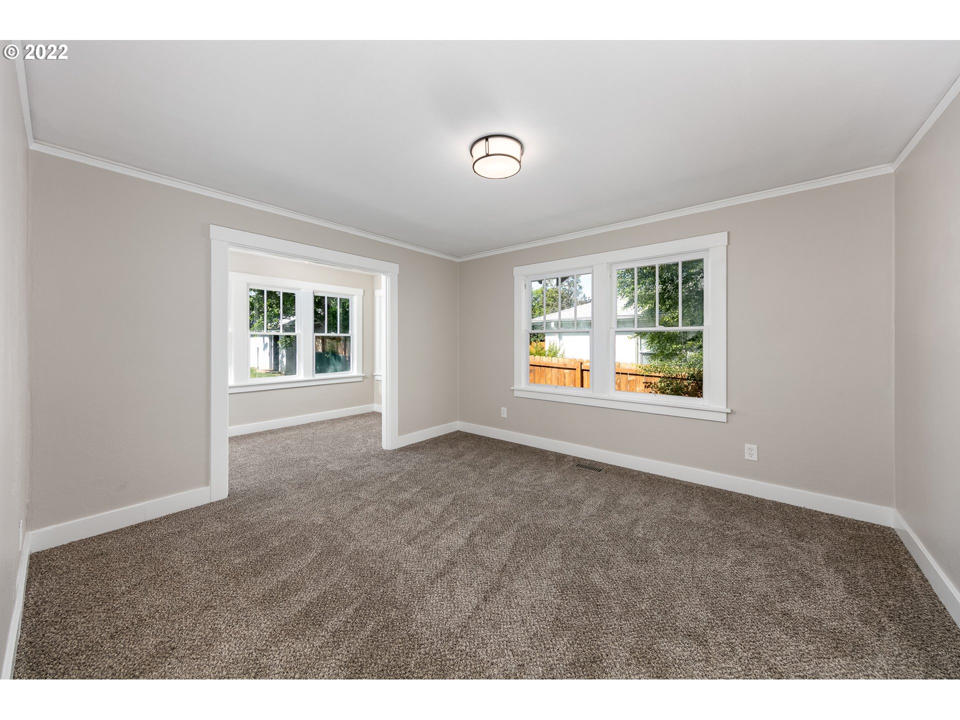 1218 E 11TH