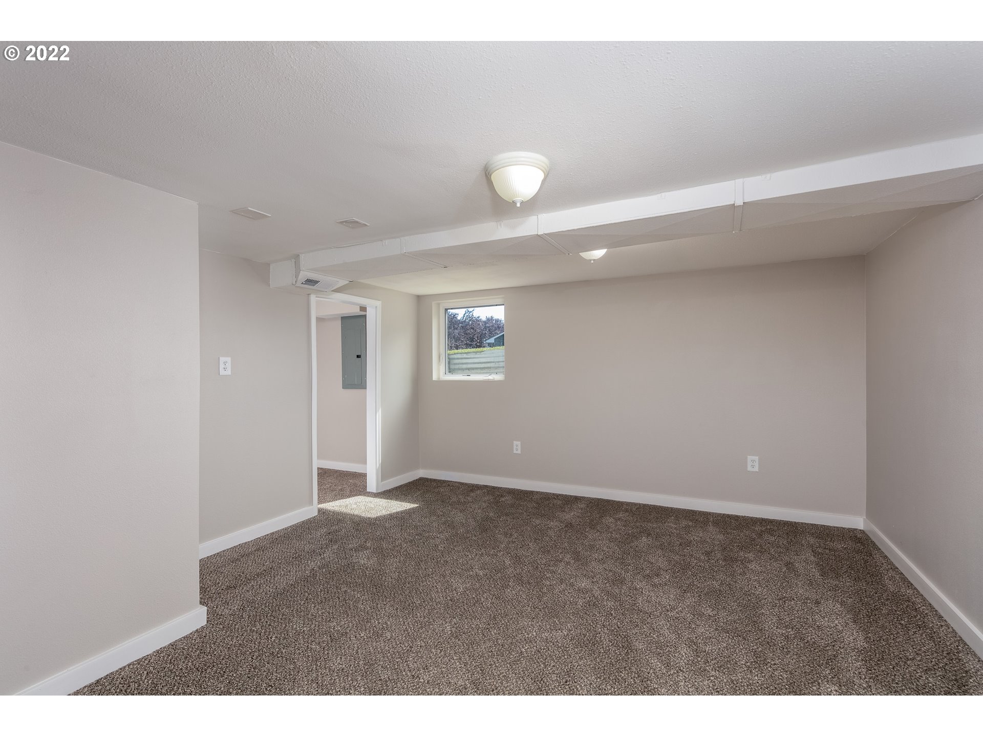 1218 E 11TH