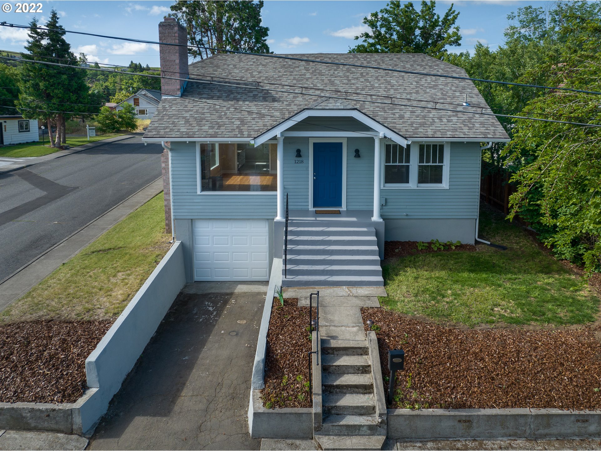 1218 E 11TH