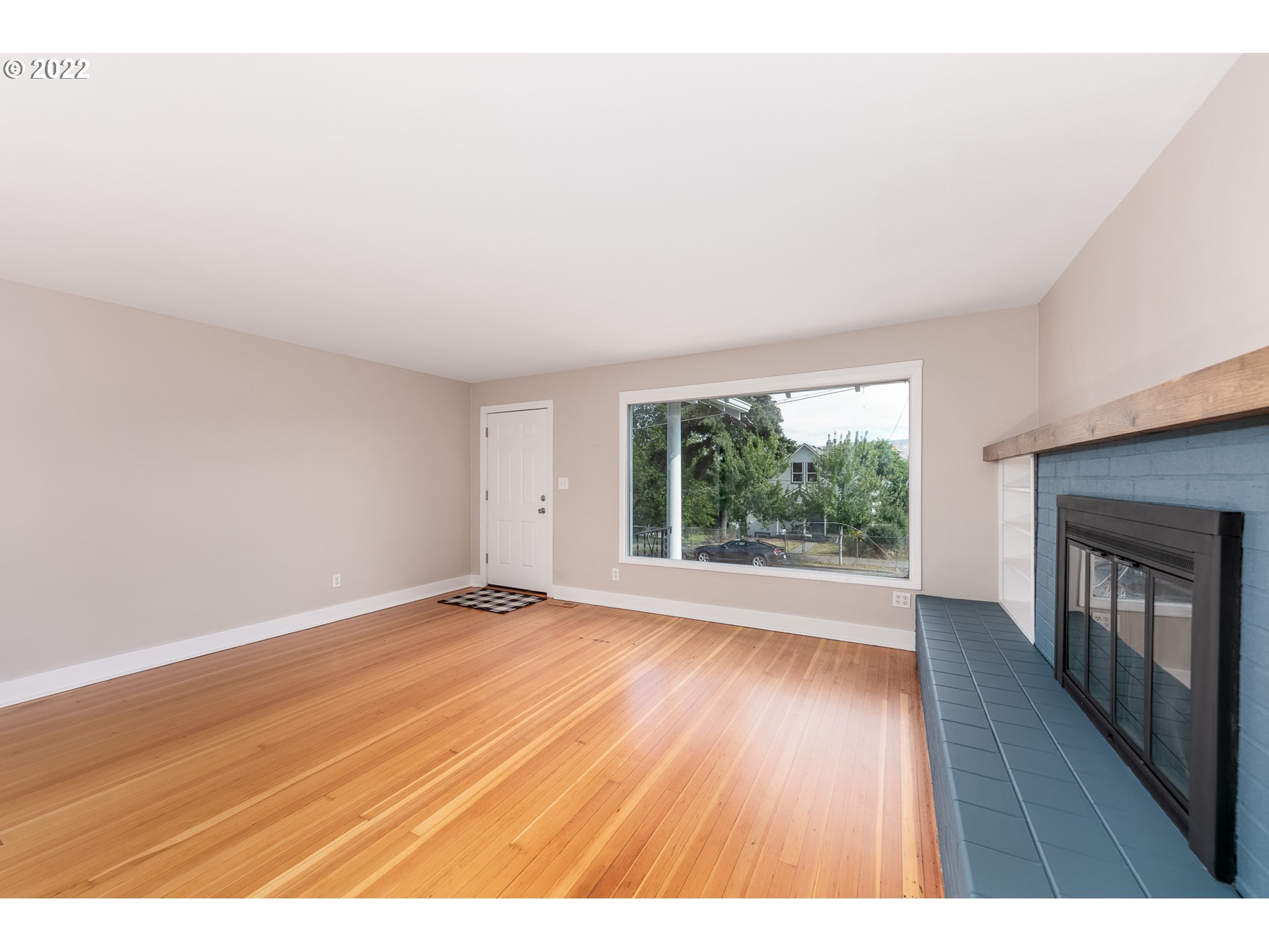 1218 E 11TH