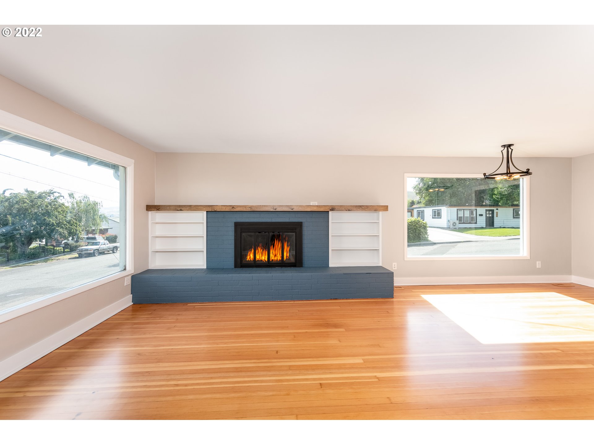 1218 E 11TH