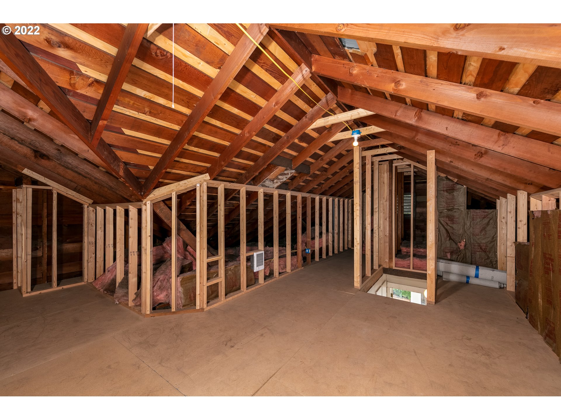 1218 E 11TH