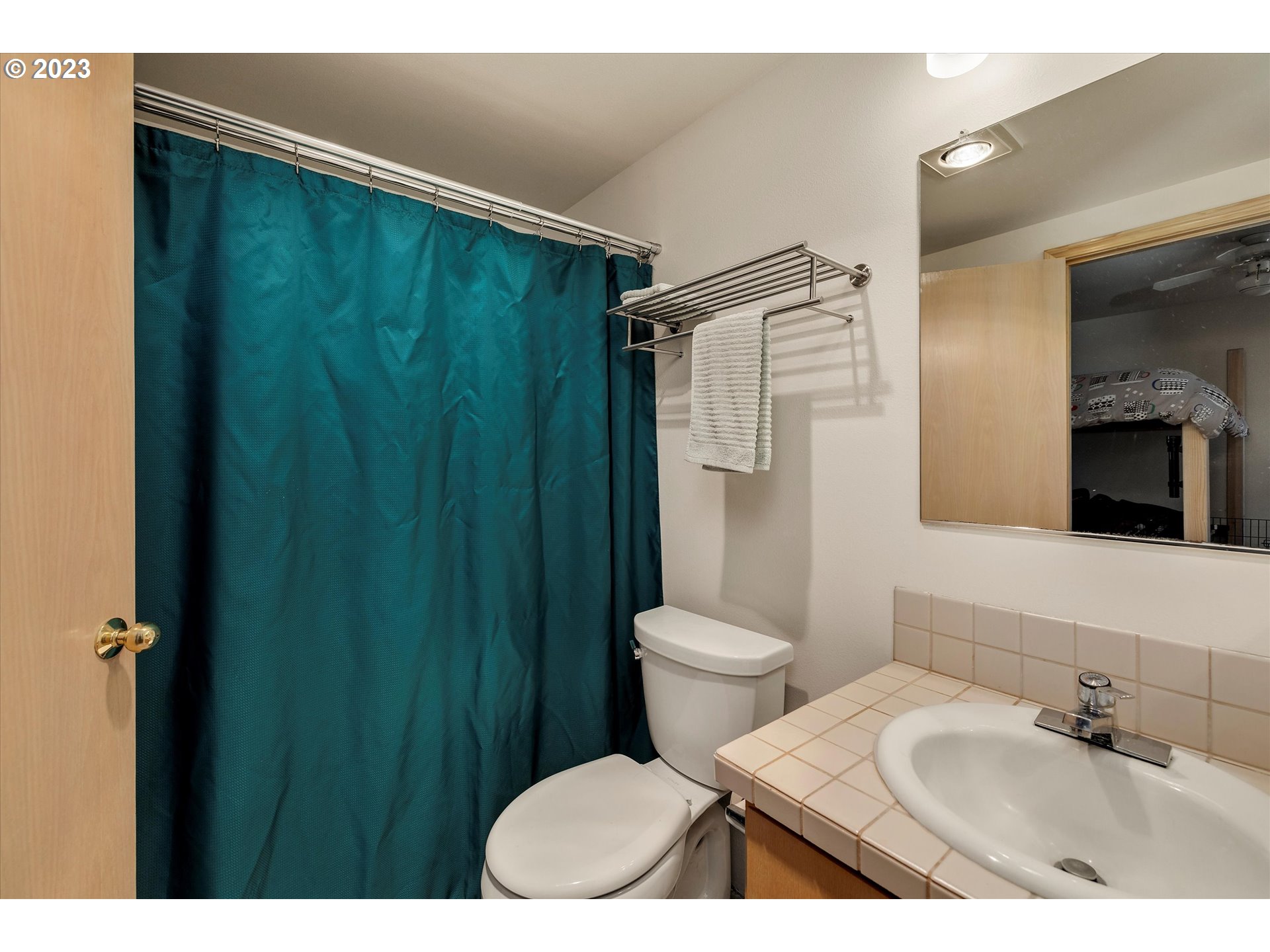 105 COUNTRY CLUB RD Unit: 12
