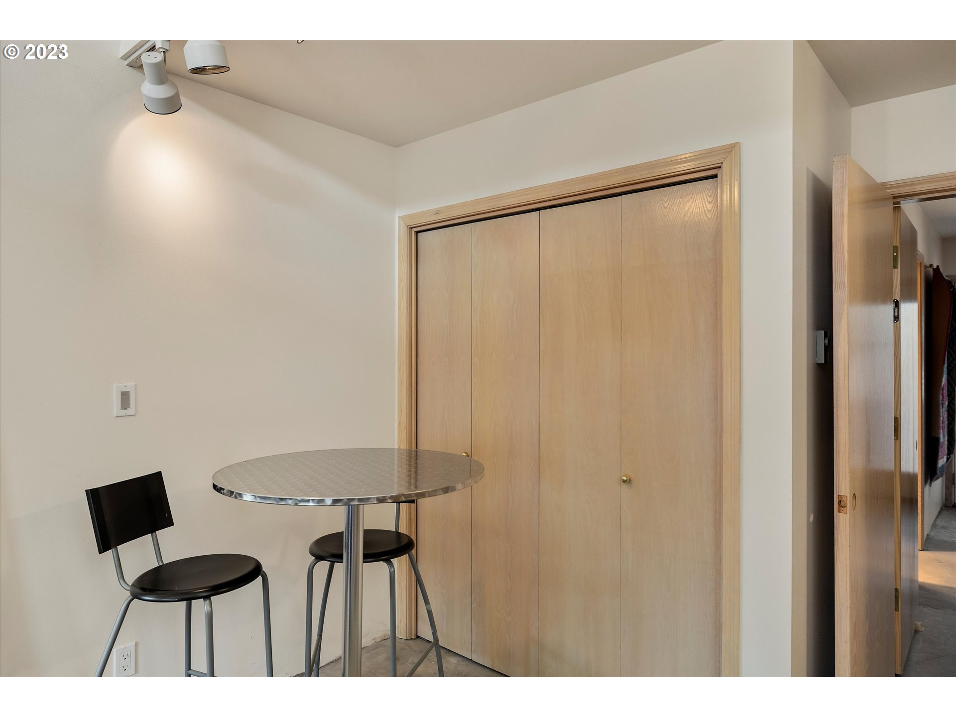 105 COUNTRY CLUB RD Unit: 12
