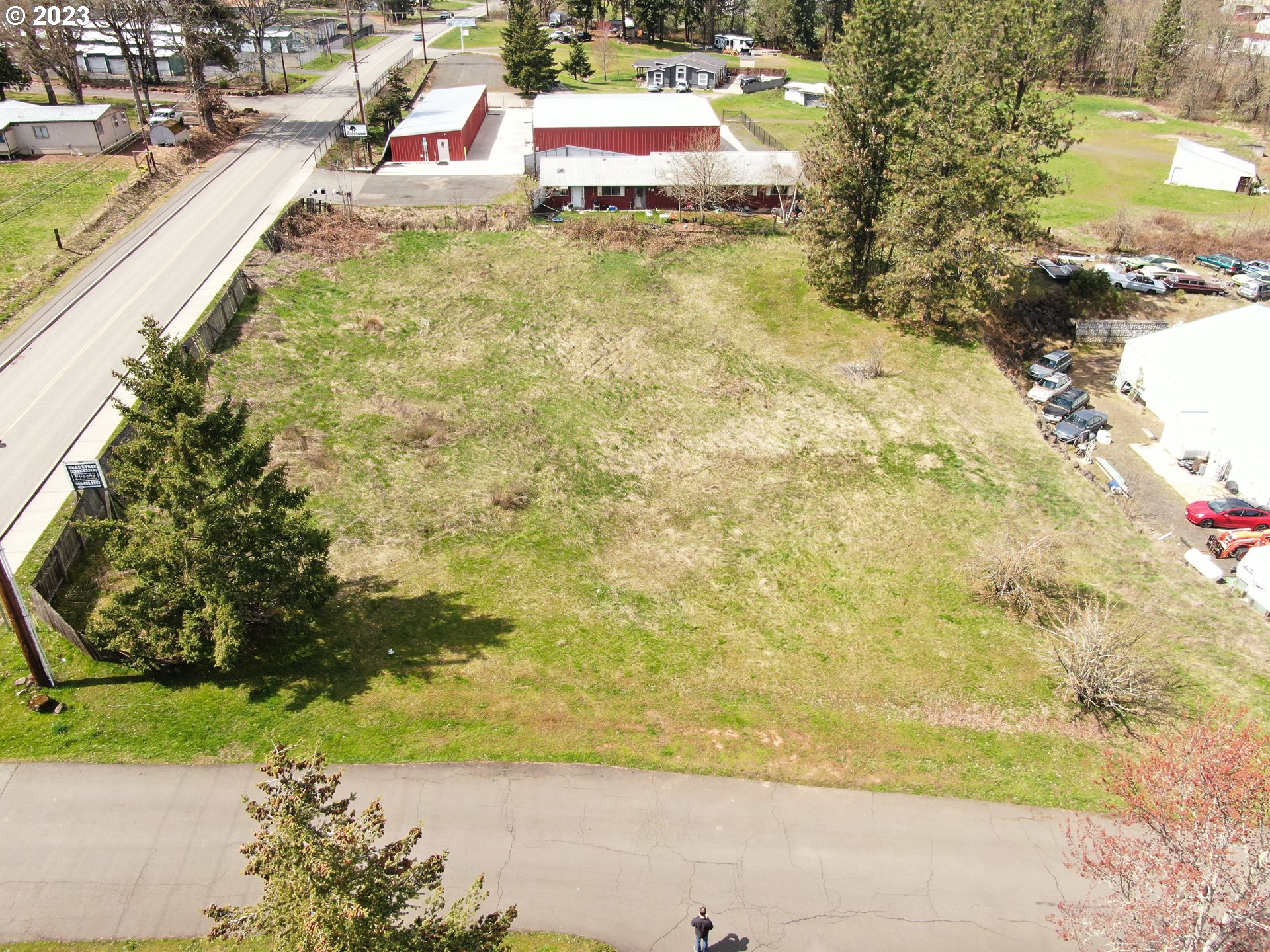 1311 GREEN TREE LN