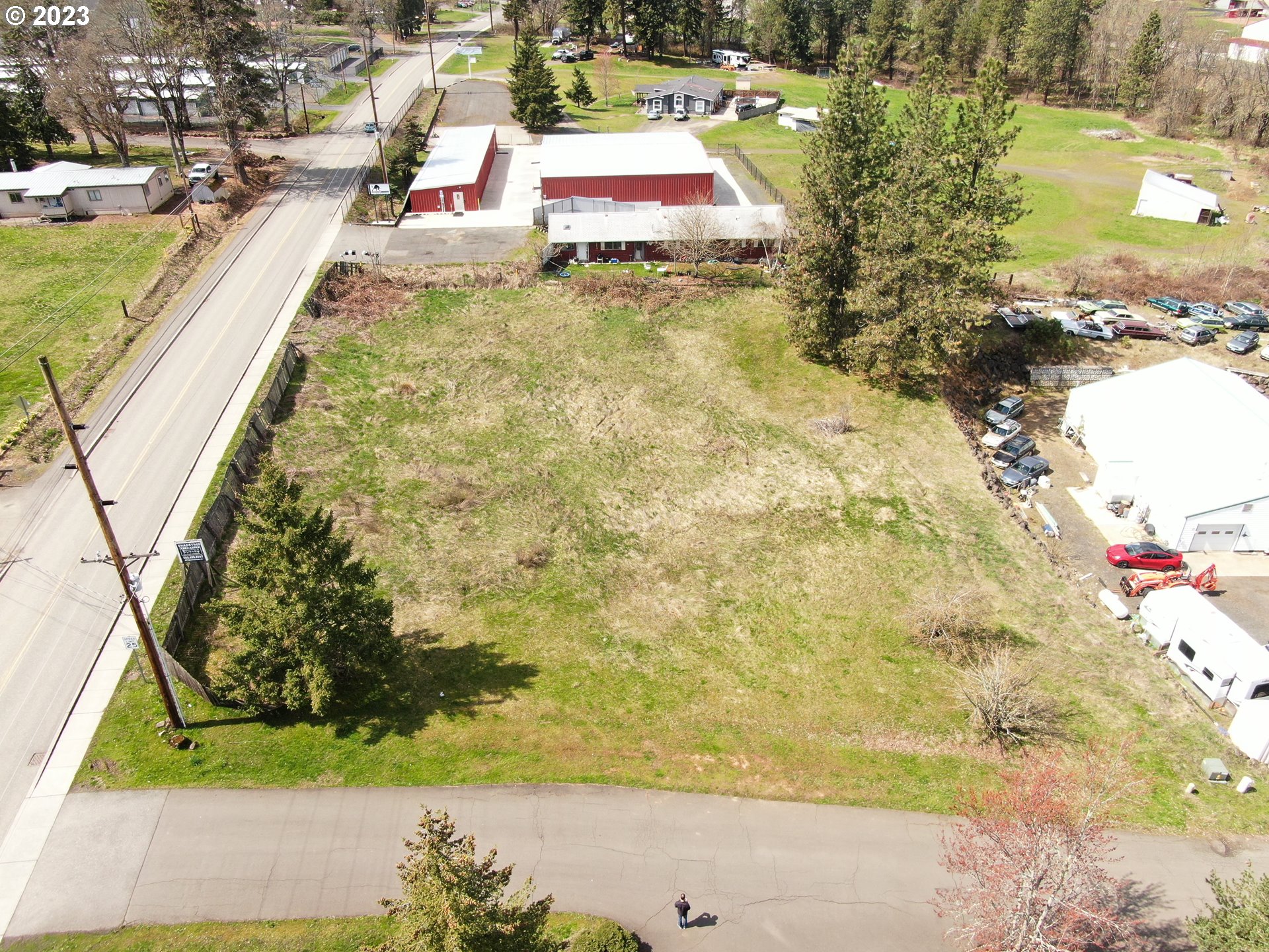 1311 GREEN TREE LN
