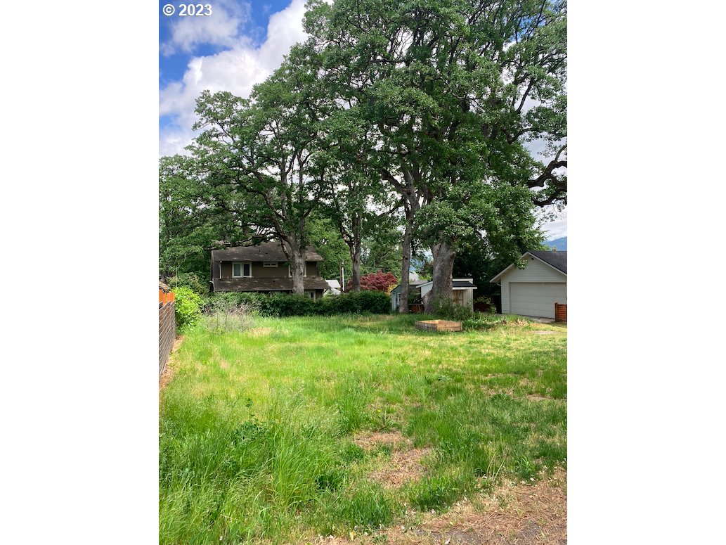218 MAY ST