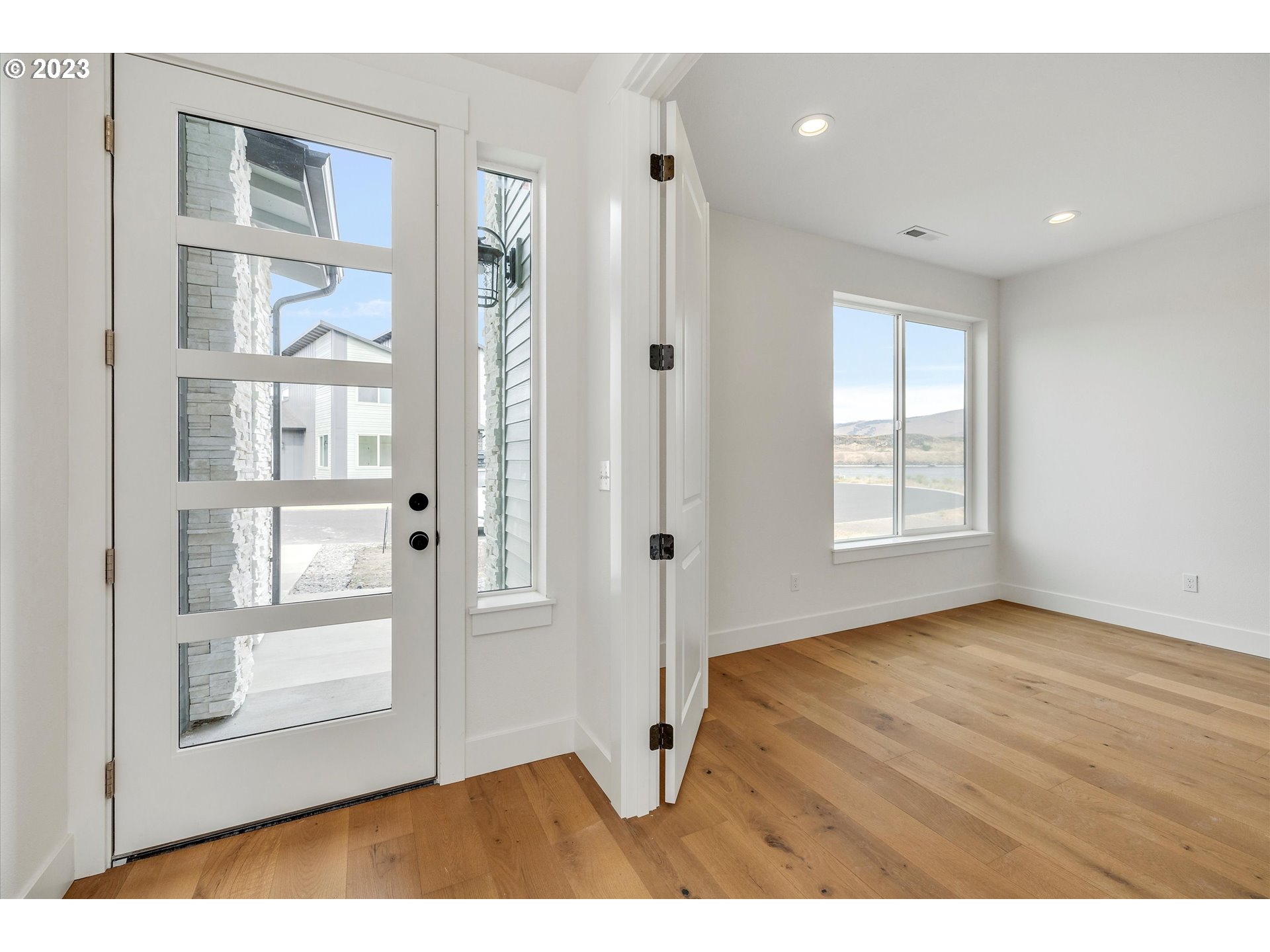 157 SOUTHSHORE AVE