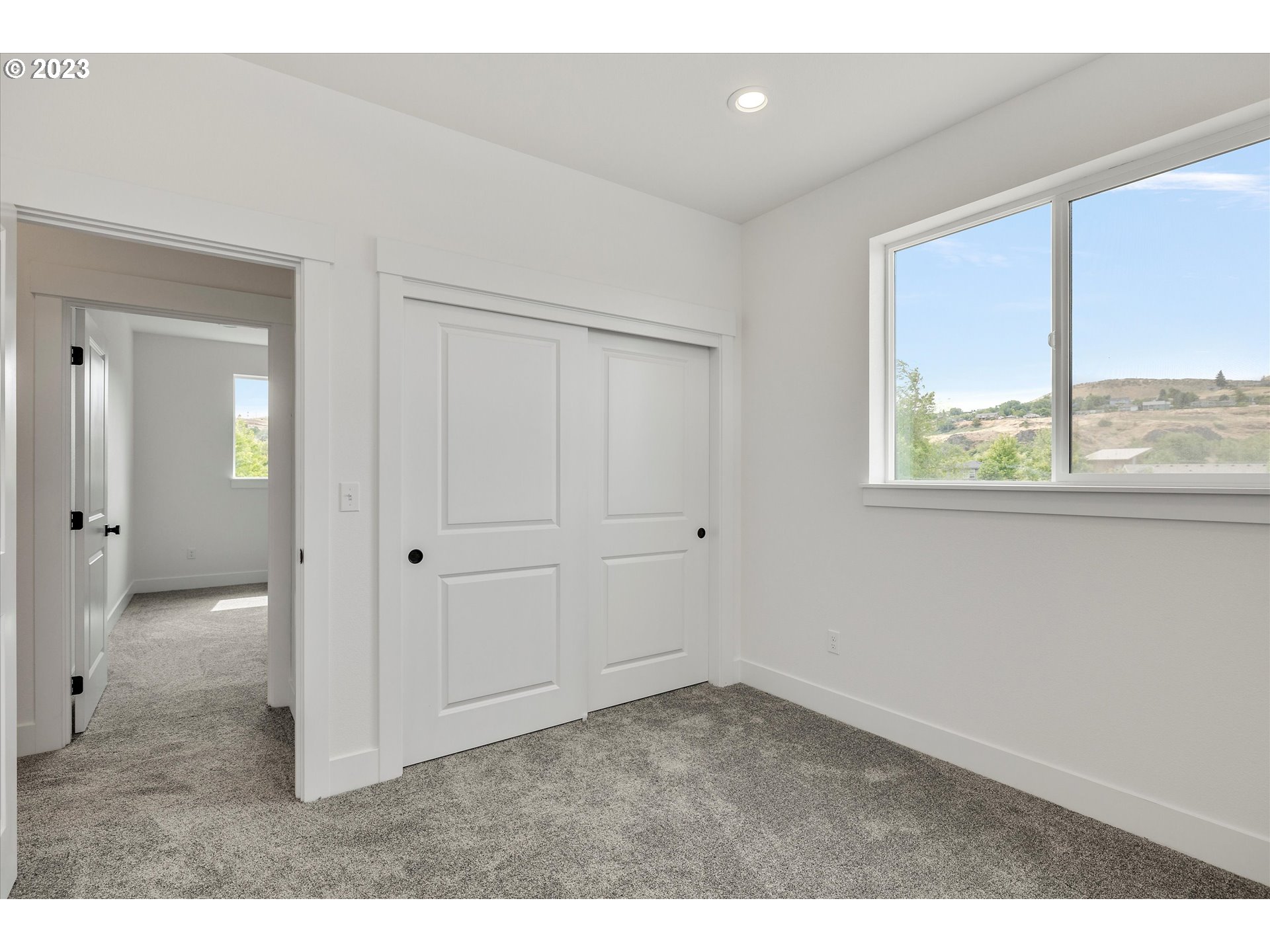 157 SOUTHSHORE AVE