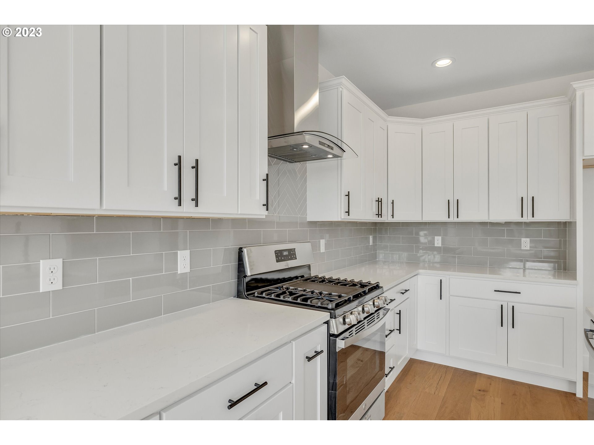 157 SOUTHSHORE AVE