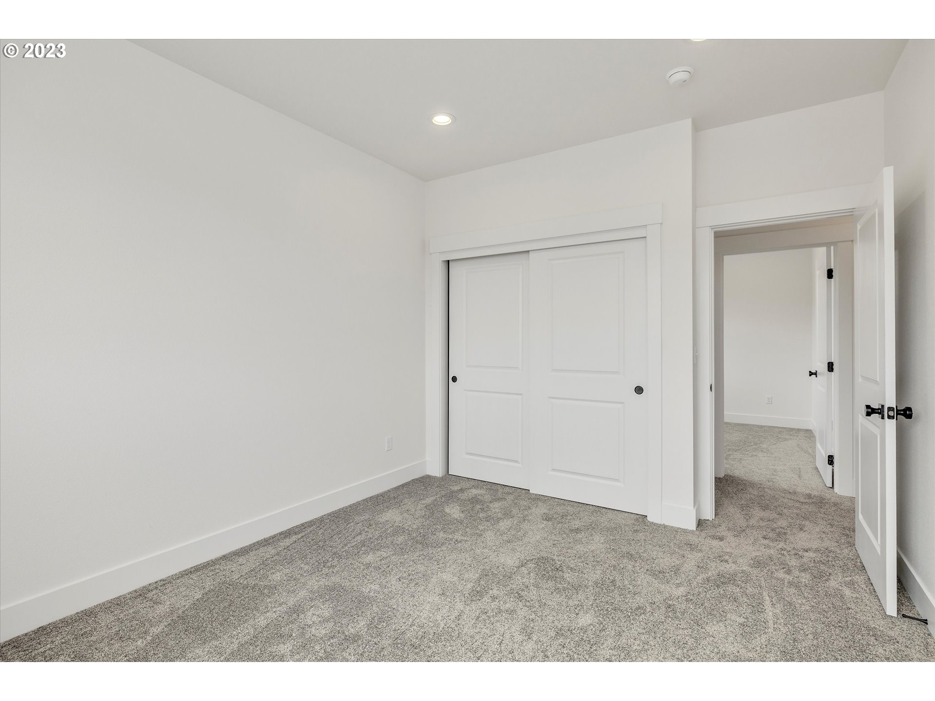 157 SOUTHSHORE AVE