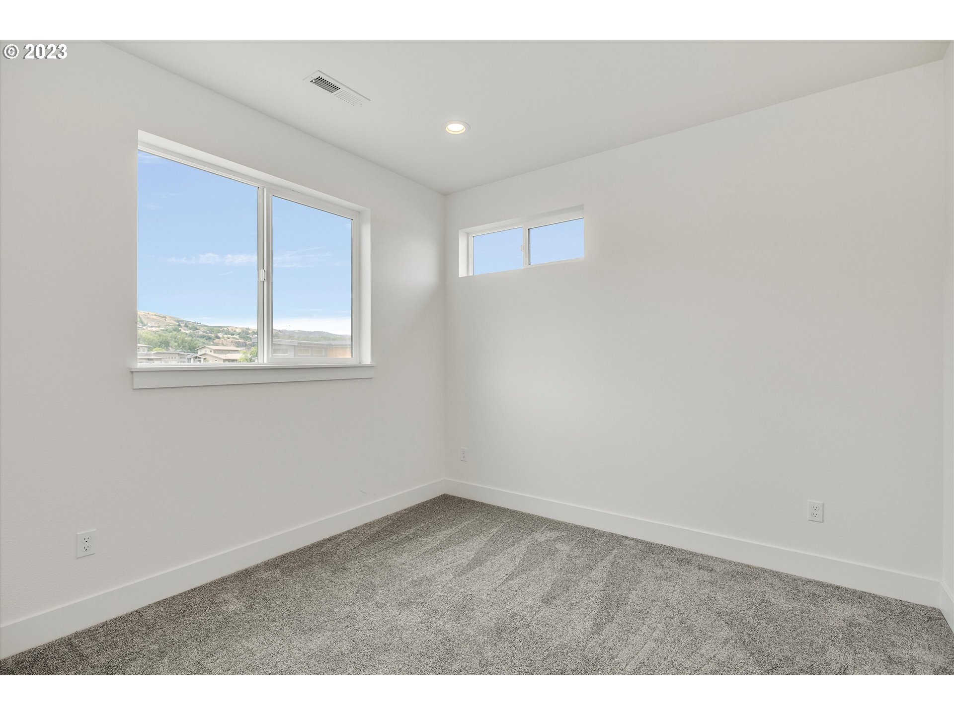 157 SOUTHSHORE AVE