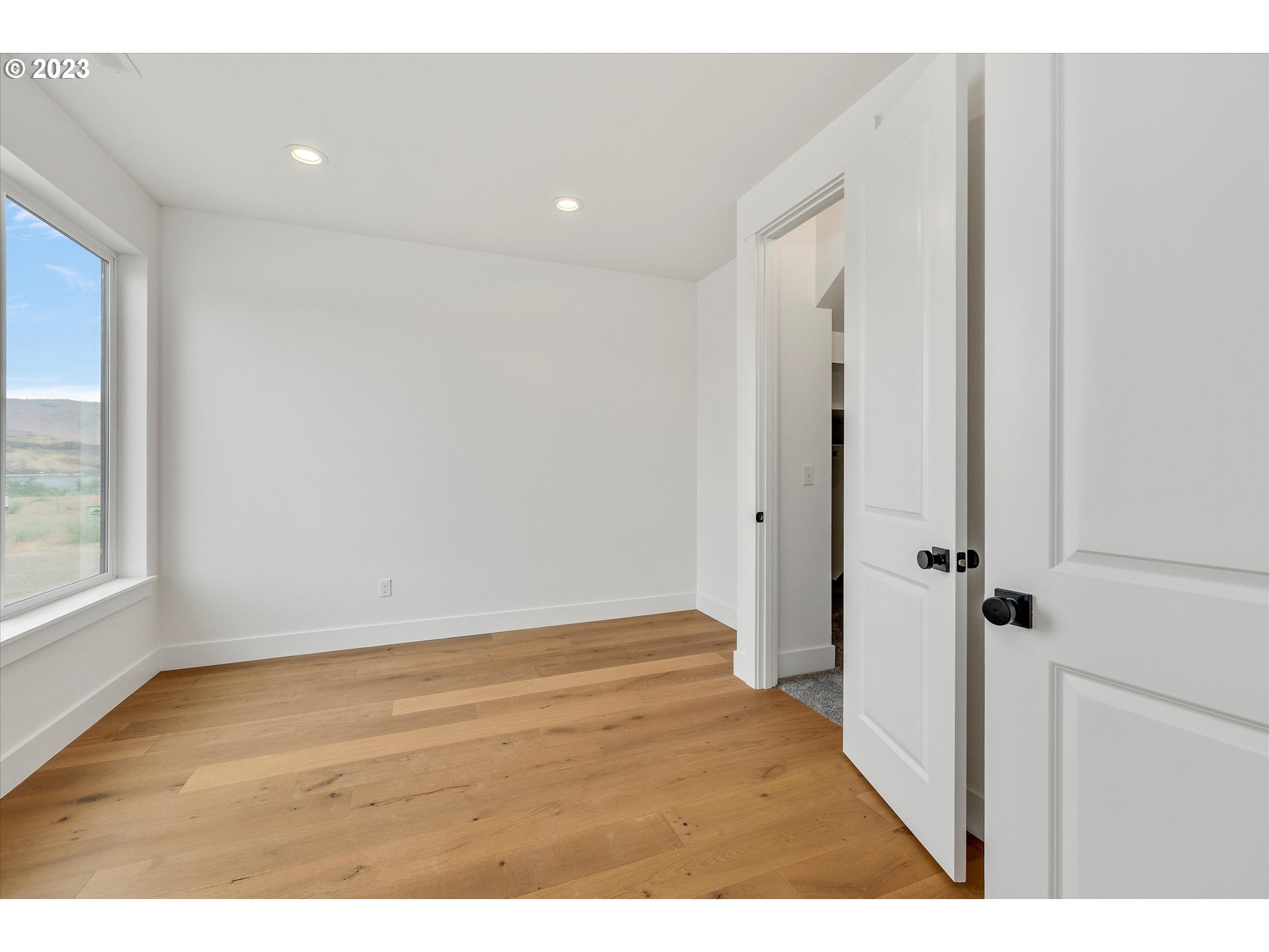 157 SOUTHSHORE AVE