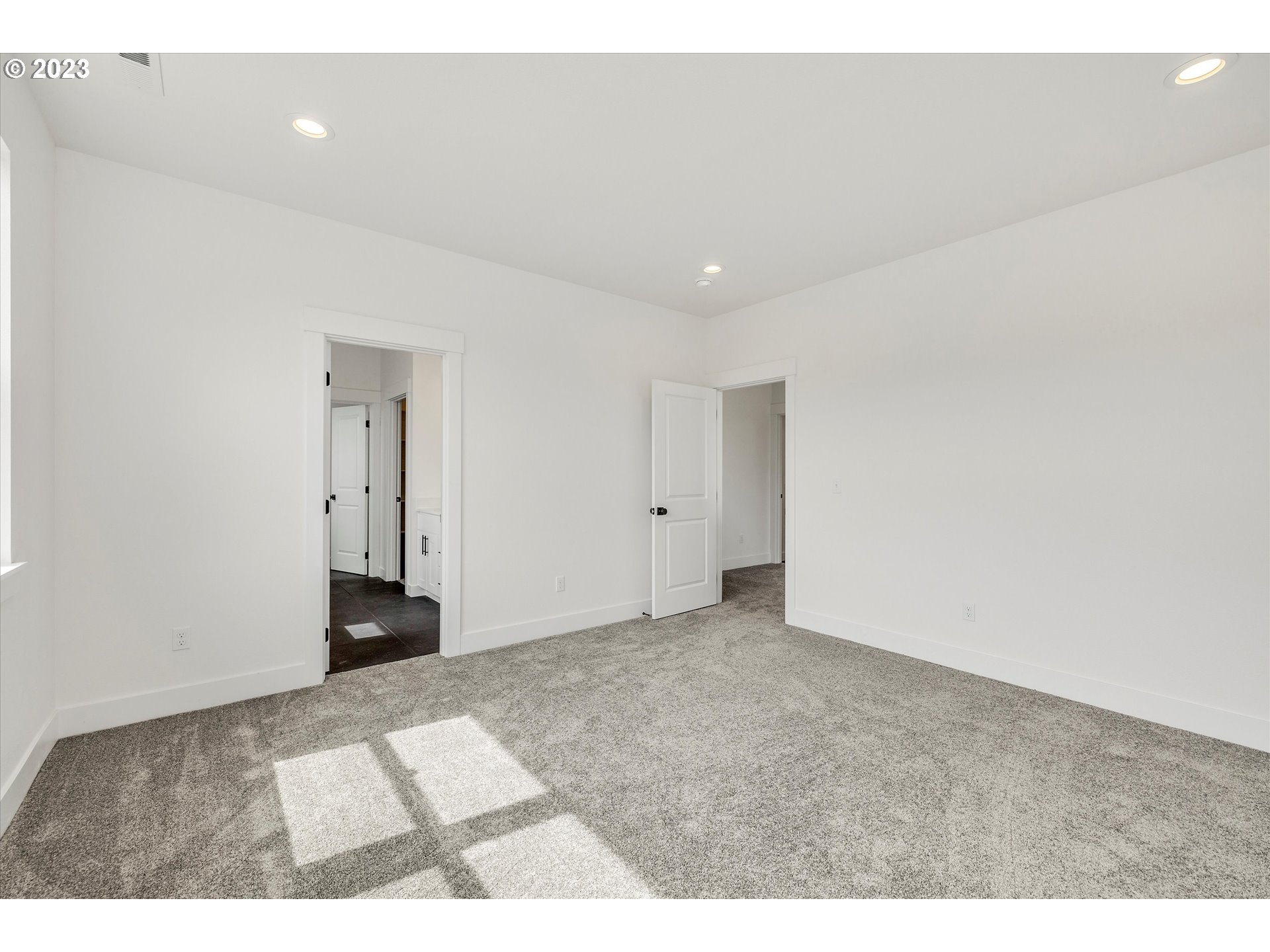 157 SOUTHSHORE AVE