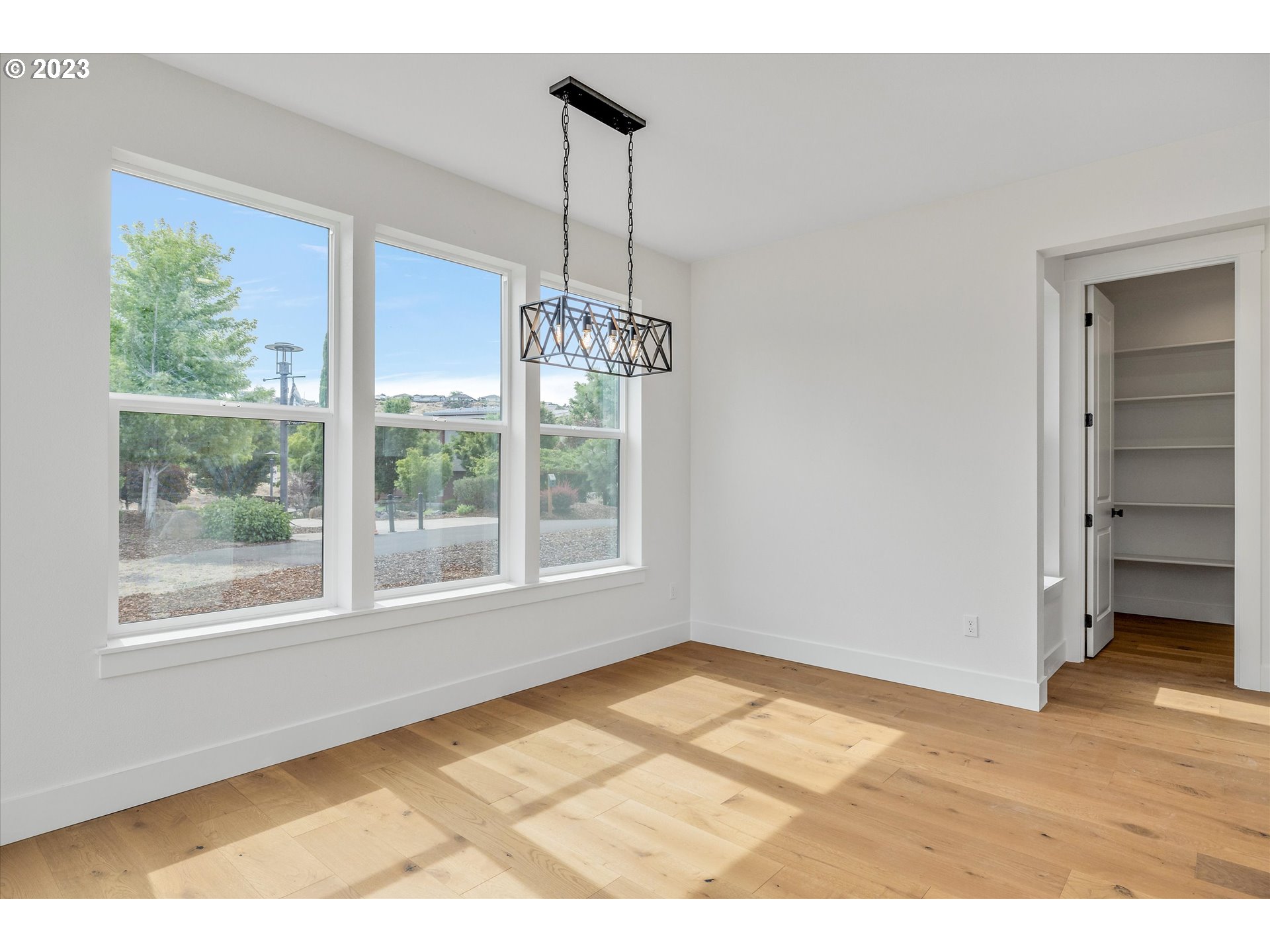 157 SOUTHSHORE AVE