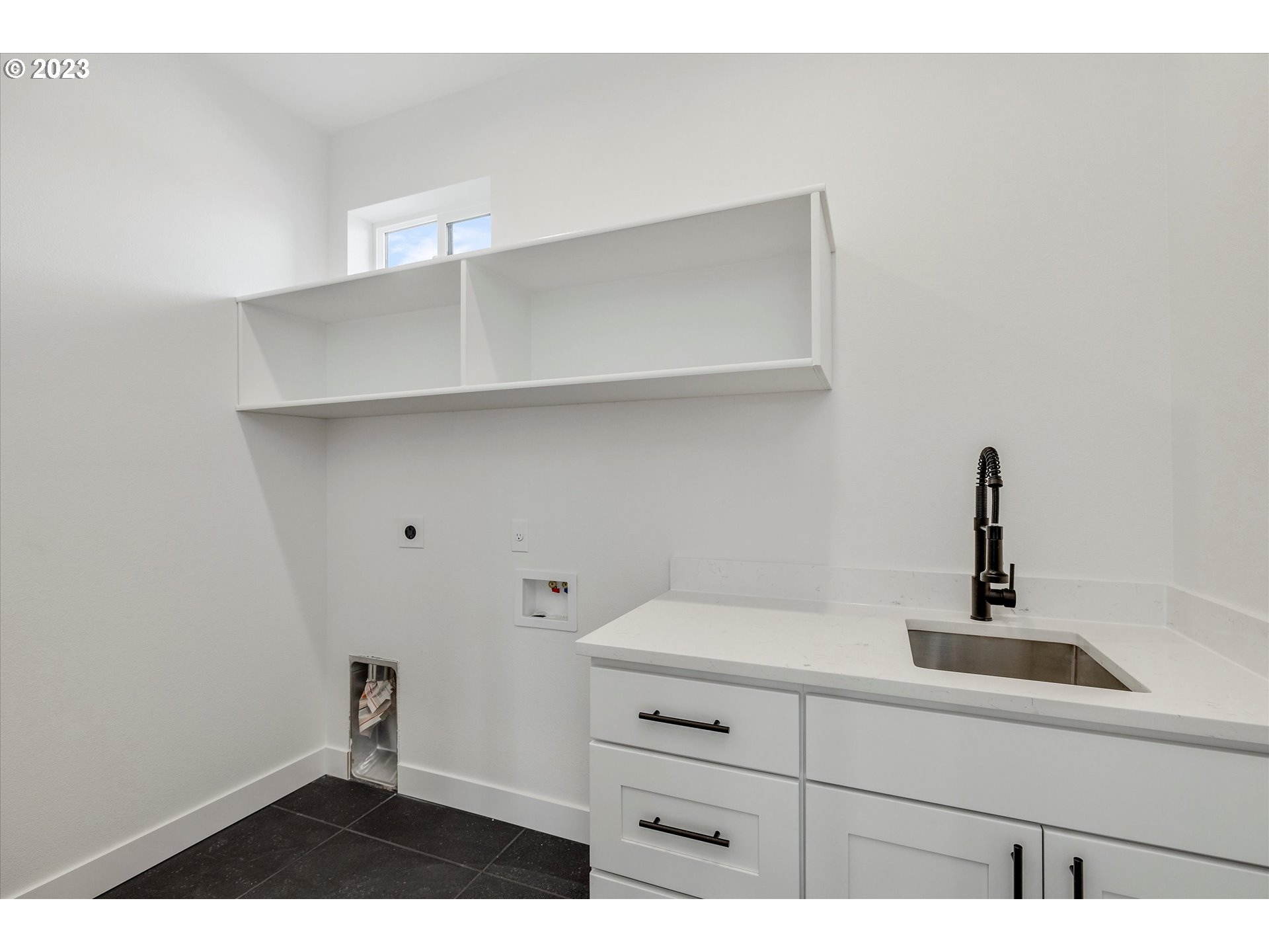 157 SOUTHSHORE AVE