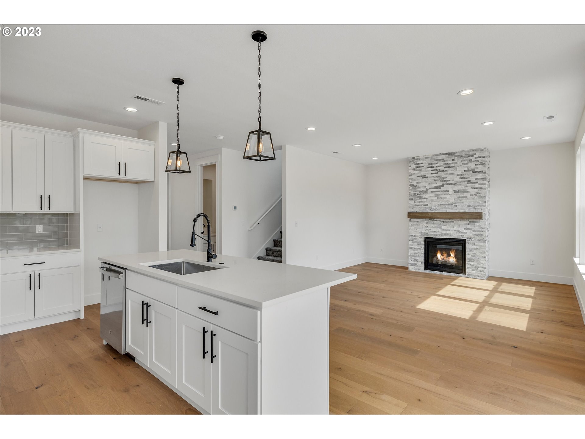 157 SOUTHSHORE AVE