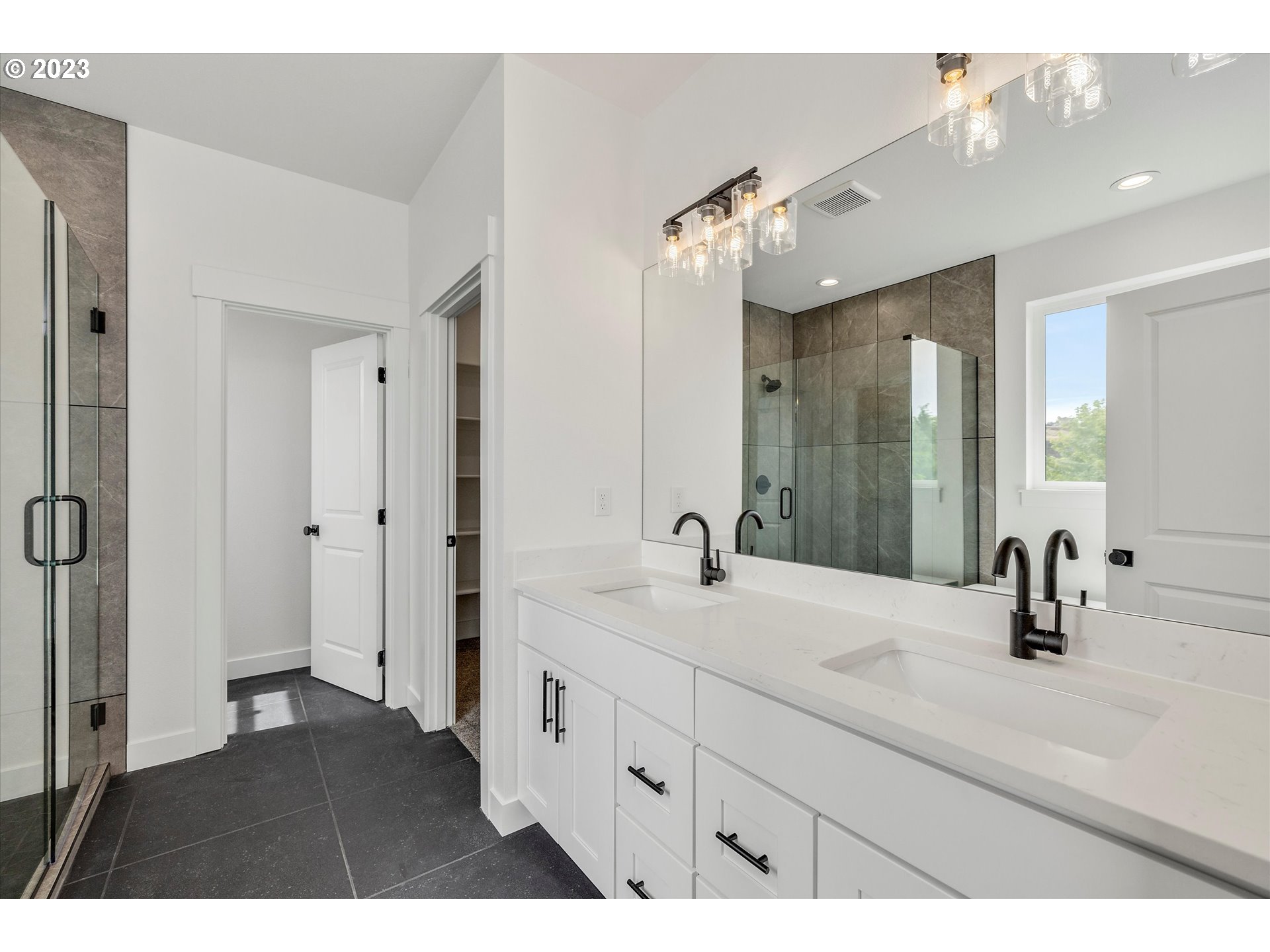 157 SOUTHSHORE AVE