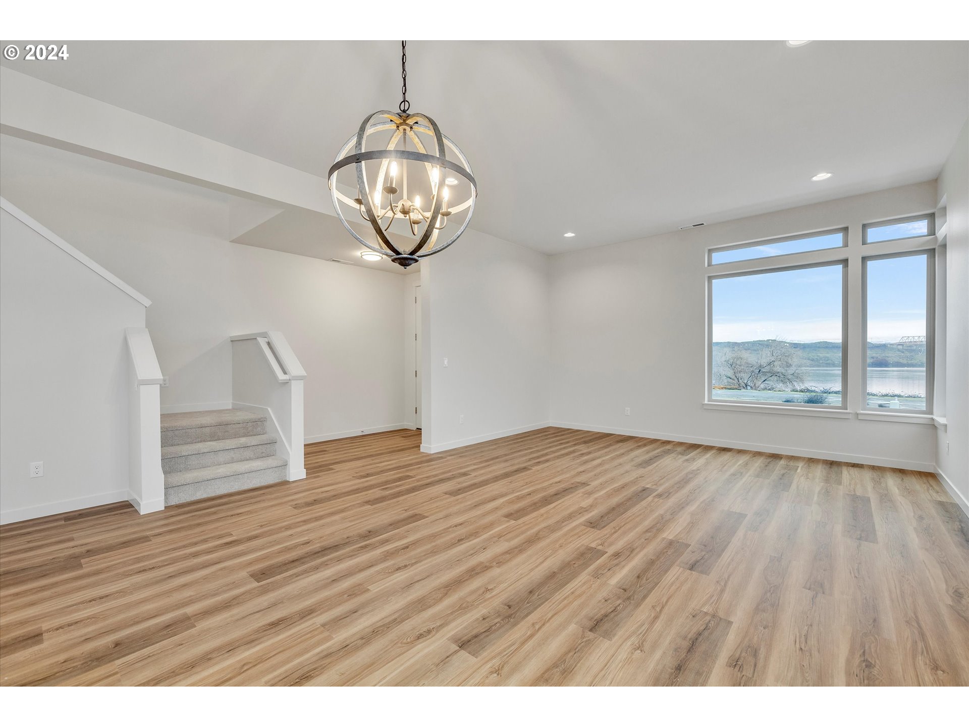 144 SOUTHSHORE AVE