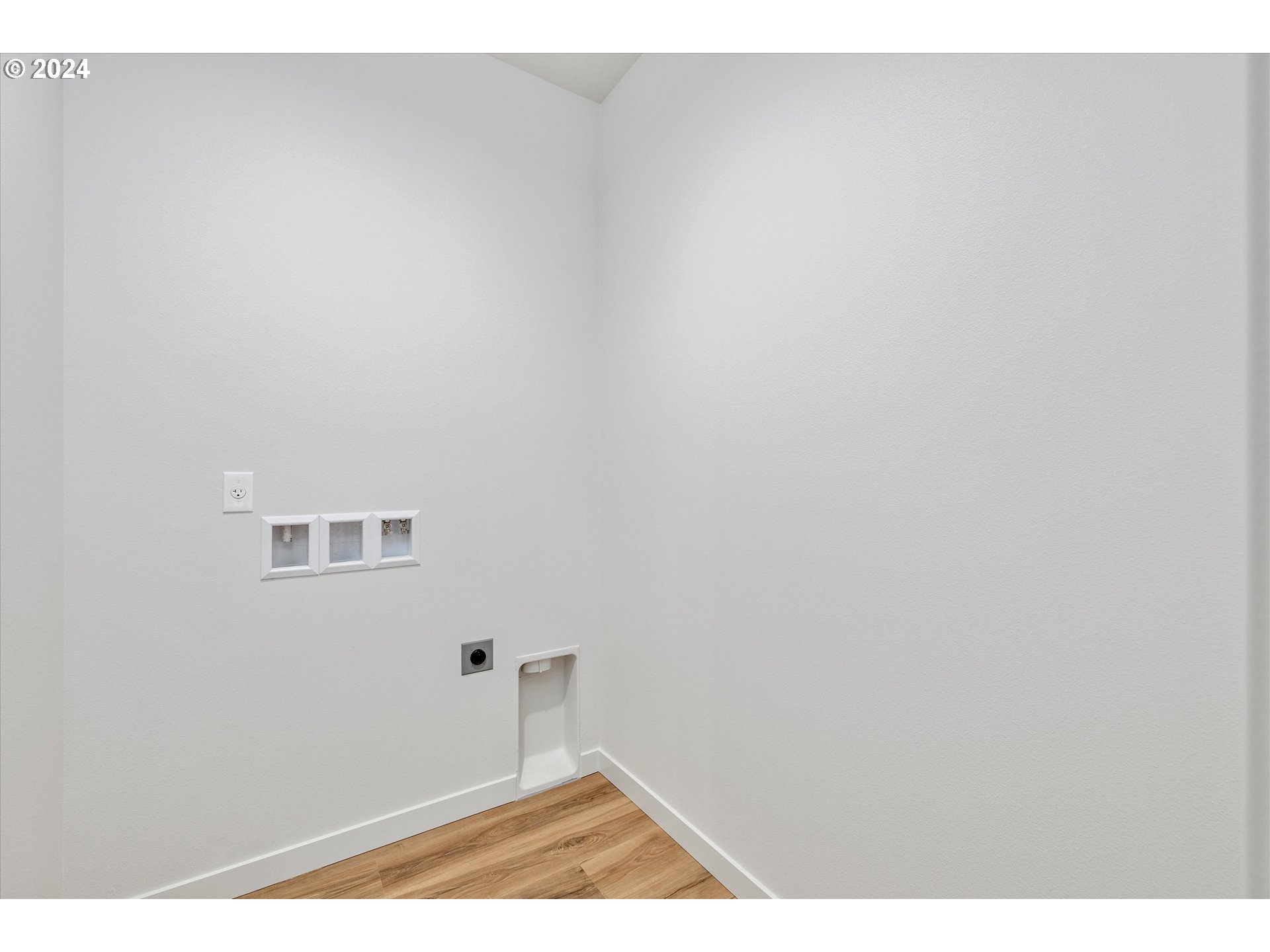 144 SOUTHSHORE AVE