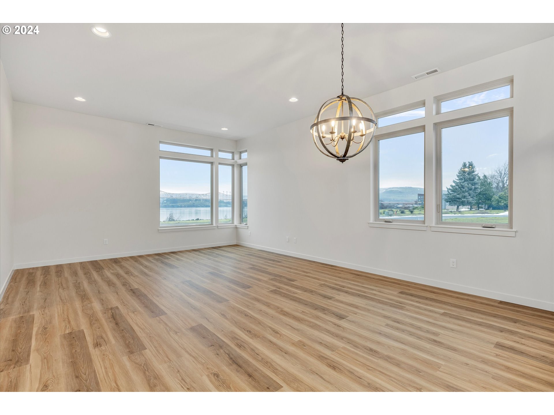 144 SOUTHSHORE AVE