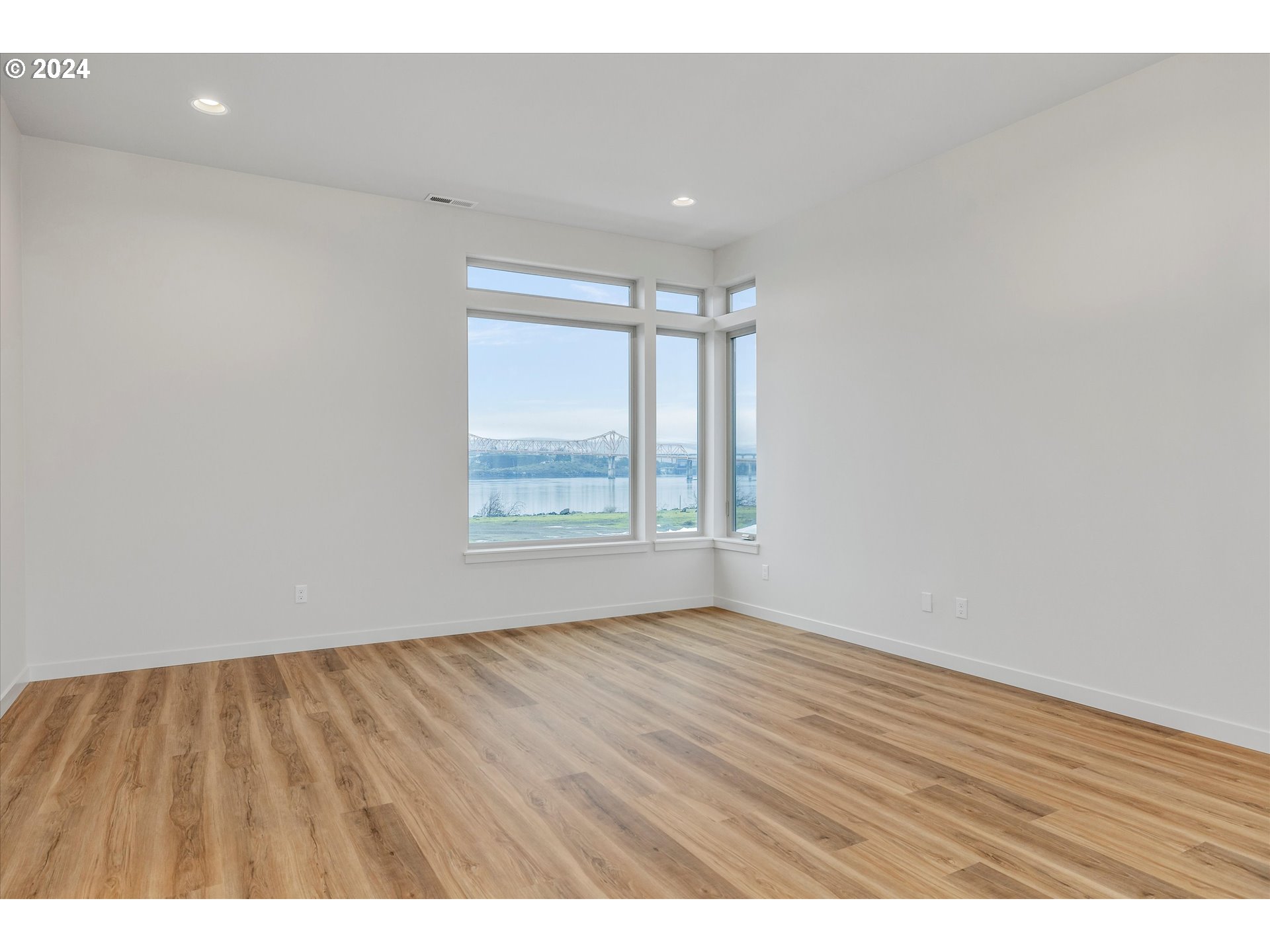 144 SOUTHSHORE AVE