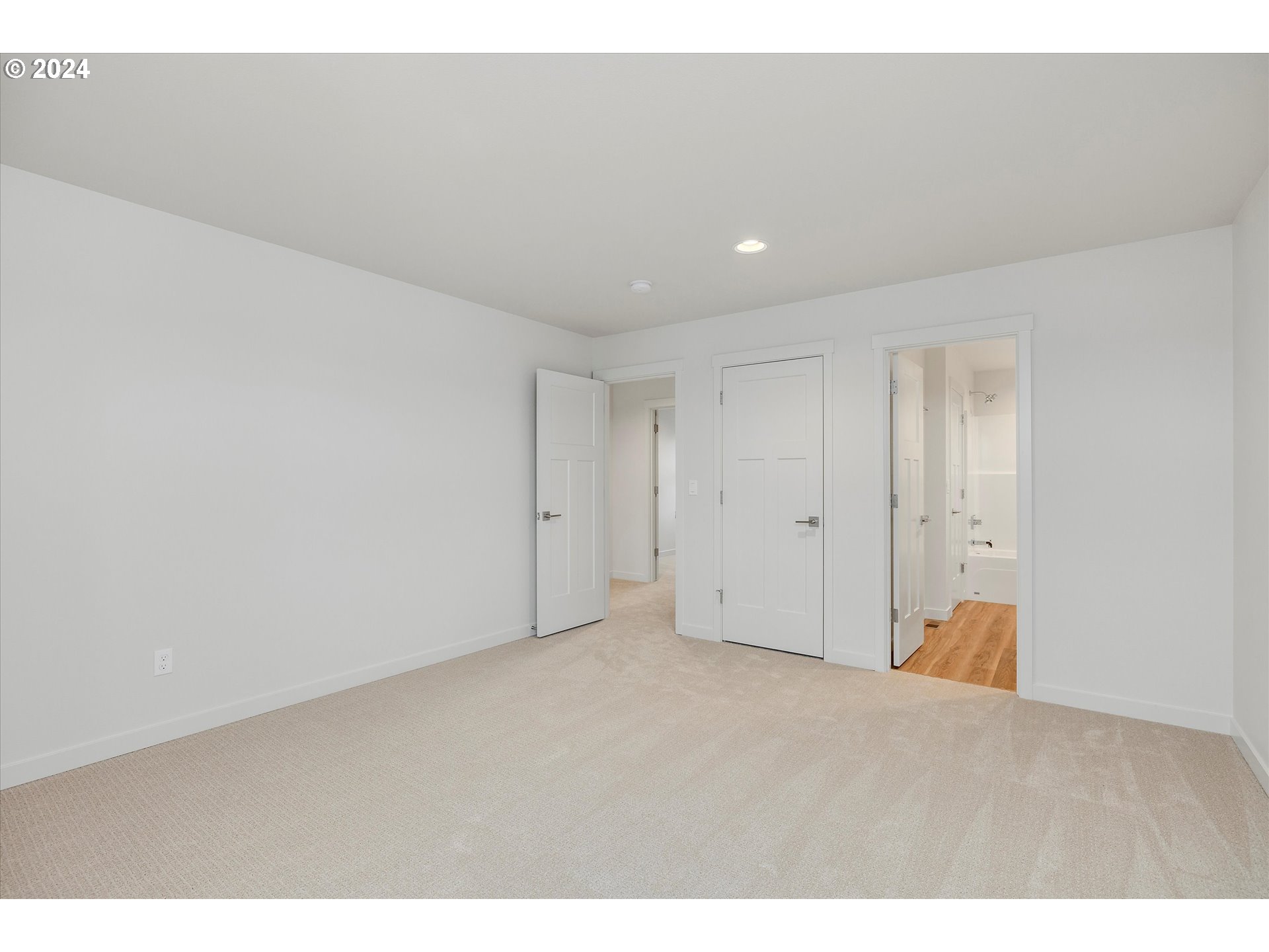 144 SOUTHSHORE AVE