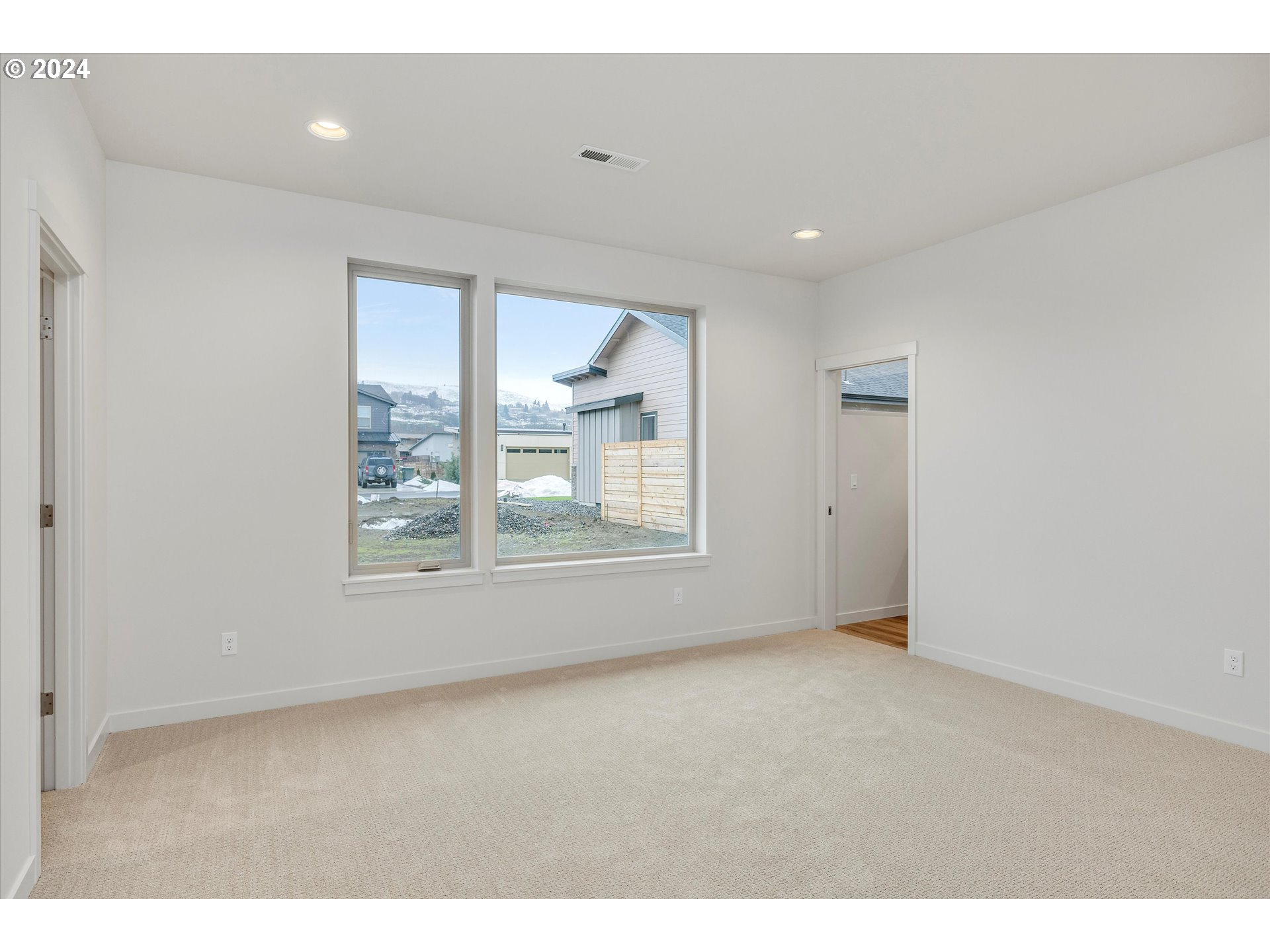 144 SOUTHSHORE AVE