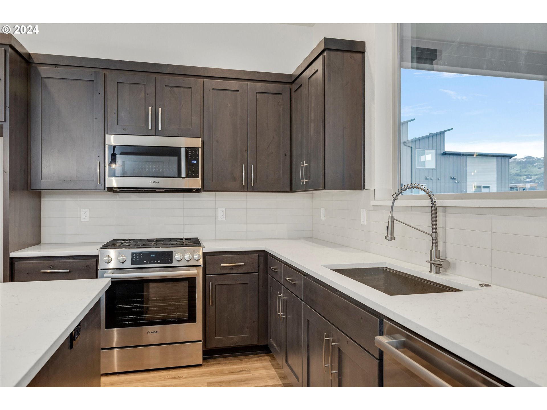 144 SOUTHSHORE AVE