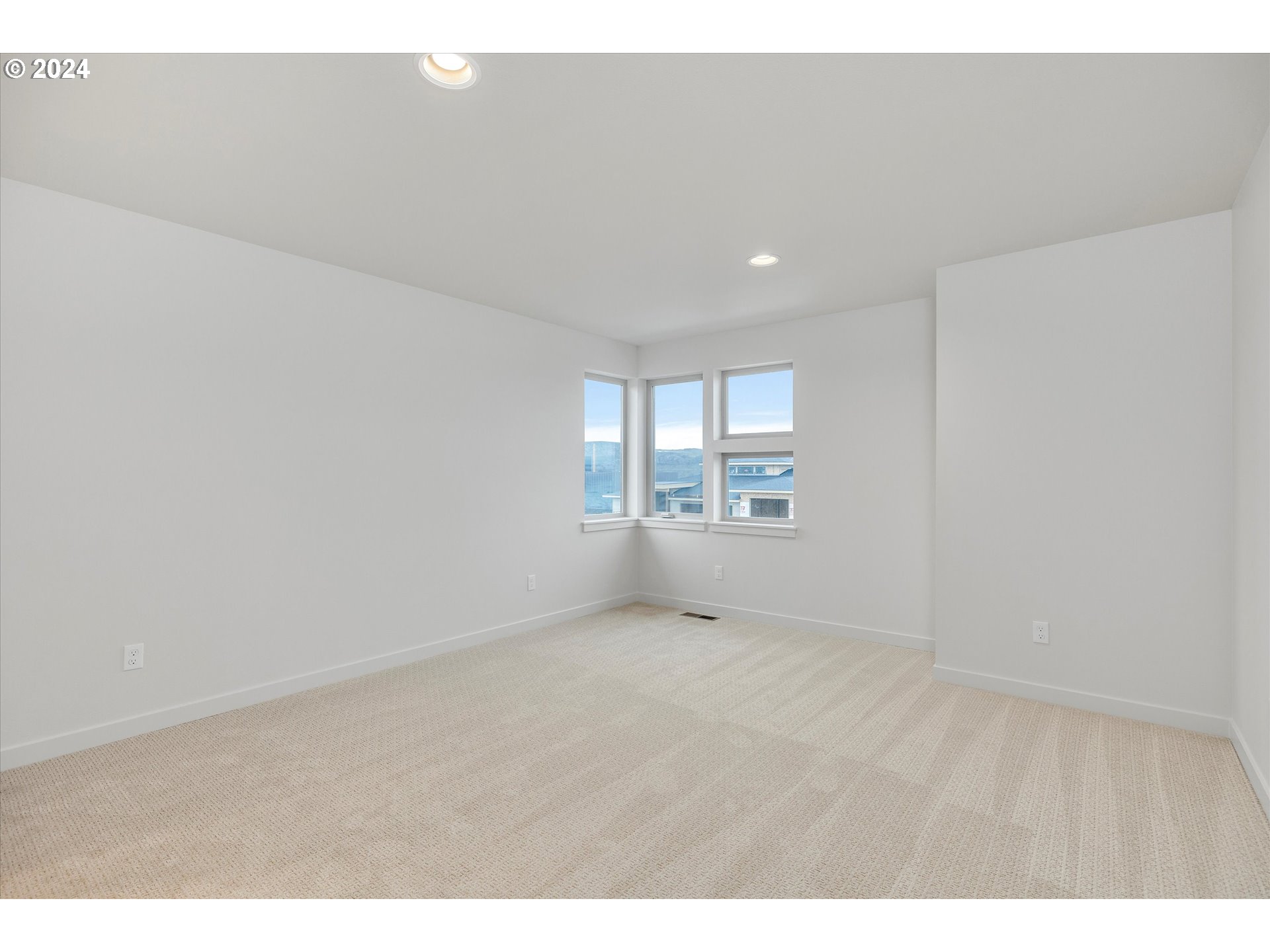 144 SOUTHSHORE AVE