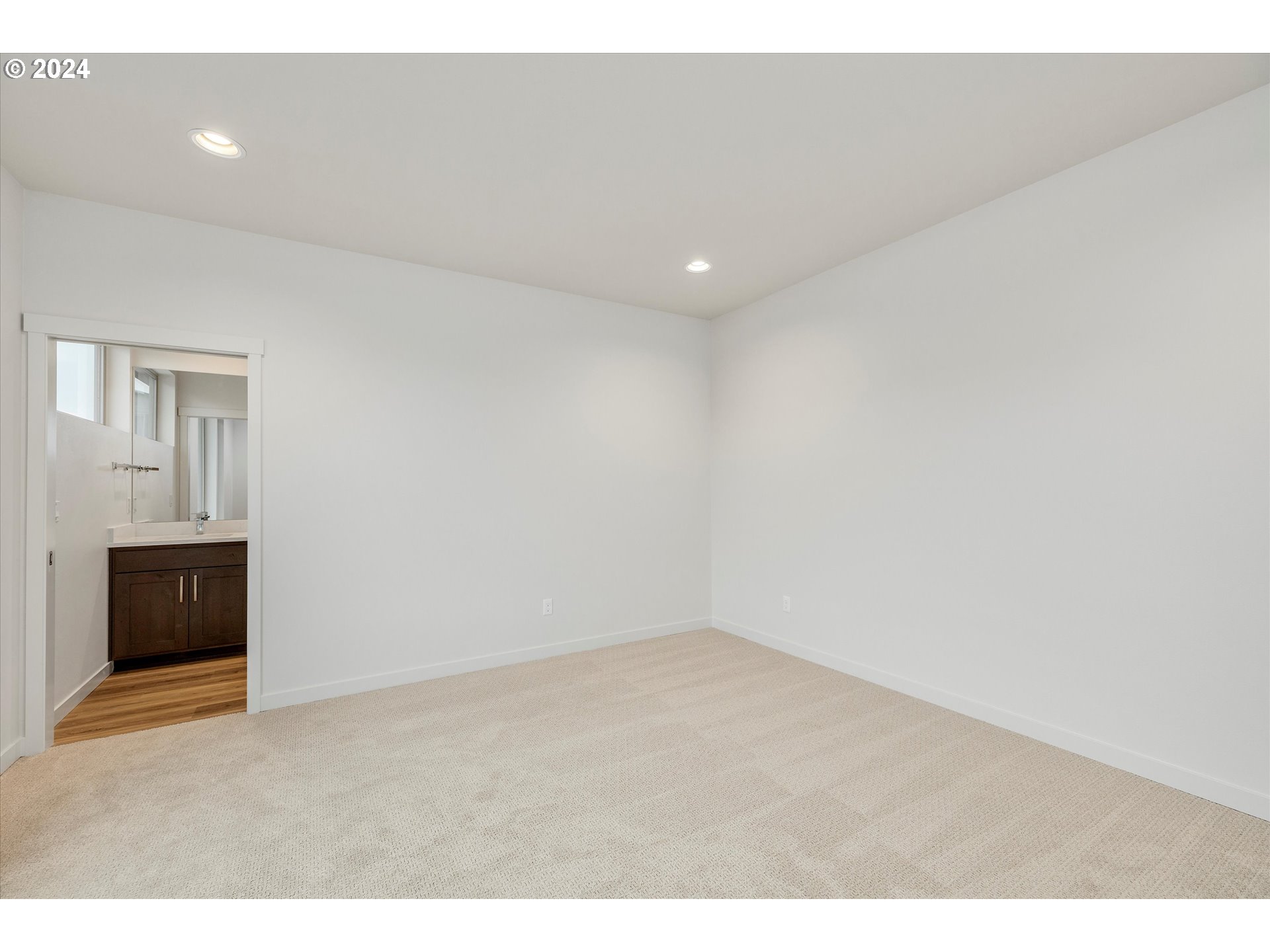 144 SOUTHSHORE AVE
