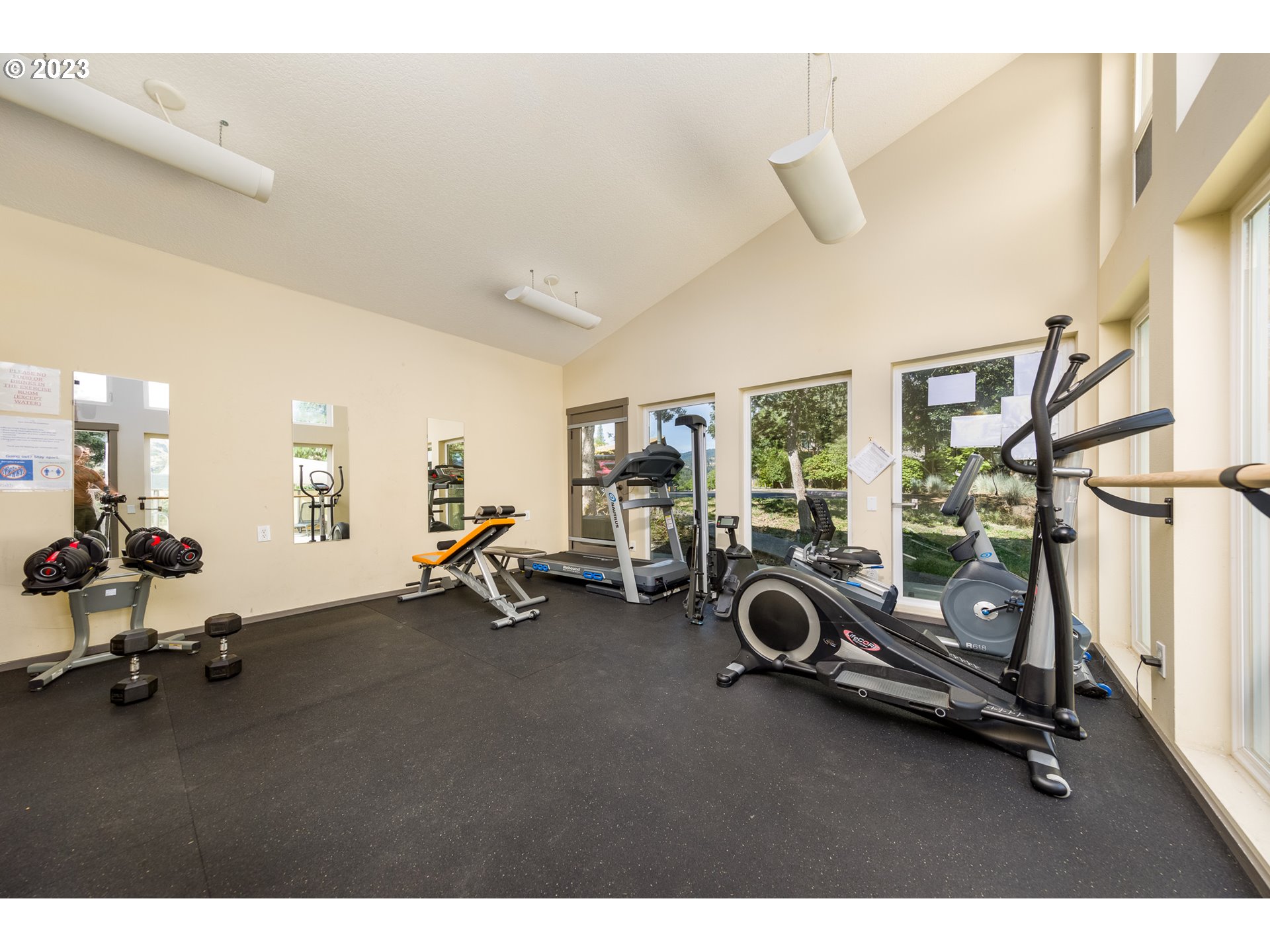 27 MOSIER CREEK PL